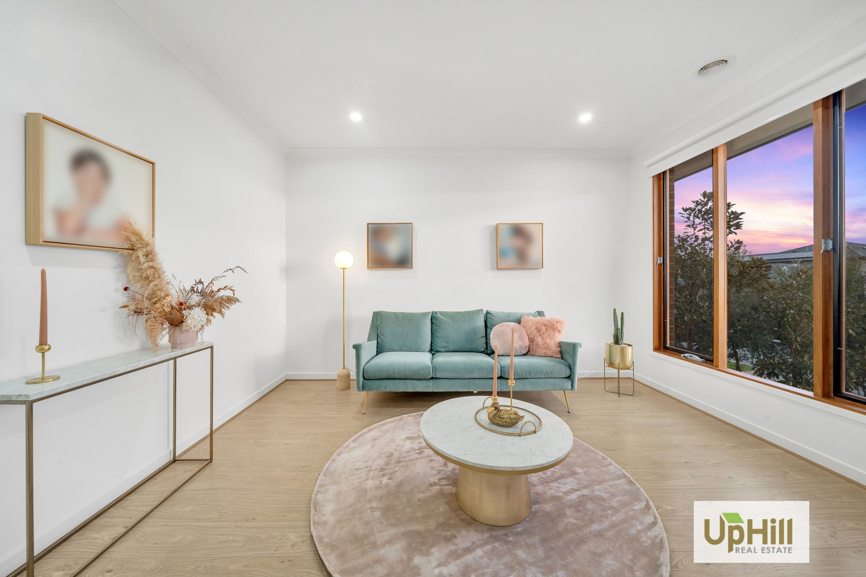6 Harlequin Way, Clyde North - Thumbnail 2