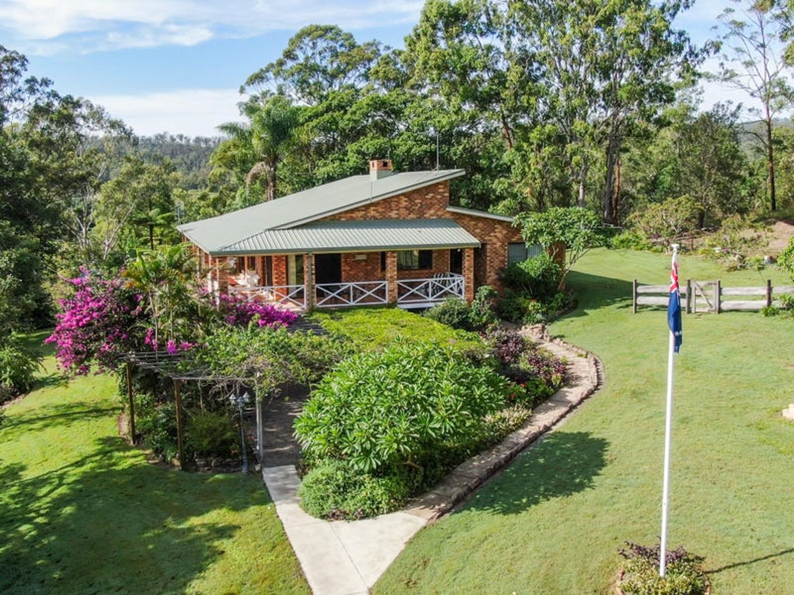 2324 Armidale Road, Blaxlands Creek - Thumbnail 3