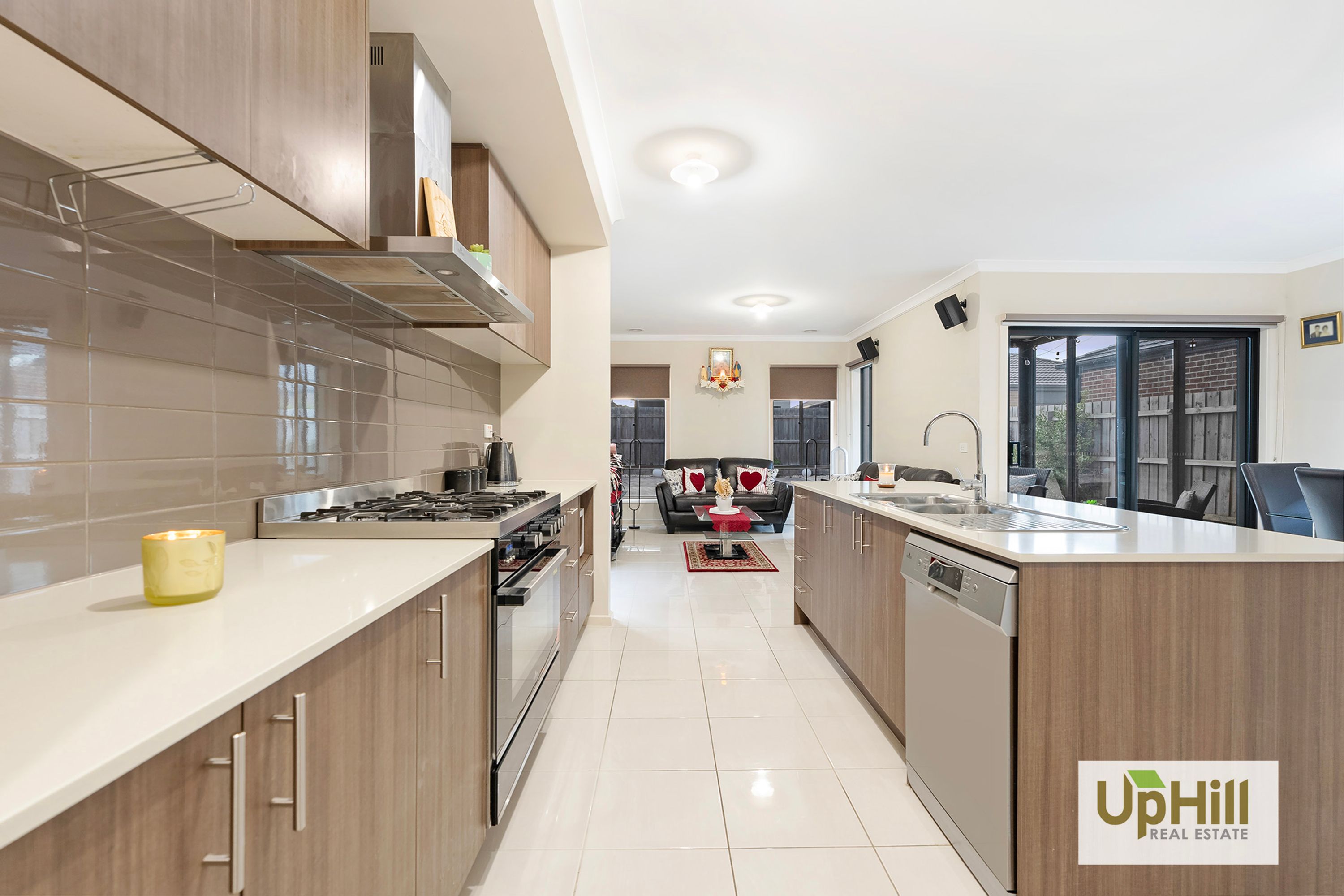 19 Camaro Drive, Cranbourne East - Thumbnail 8