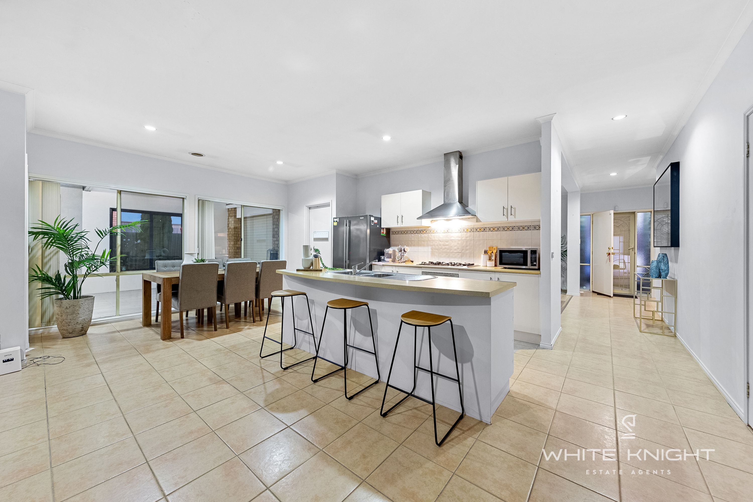 13 York Close, Taylors Hill VIC 3037, Taylors Hill - Thumbnail 3