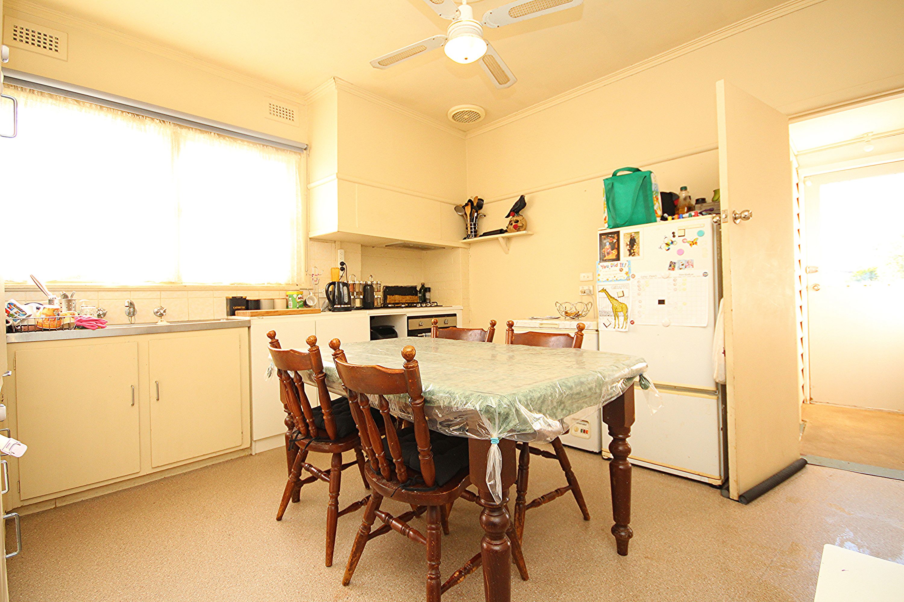 8 Elizabeth Street, Horsham VIC 3400, Horsham - Thumbnail 3
