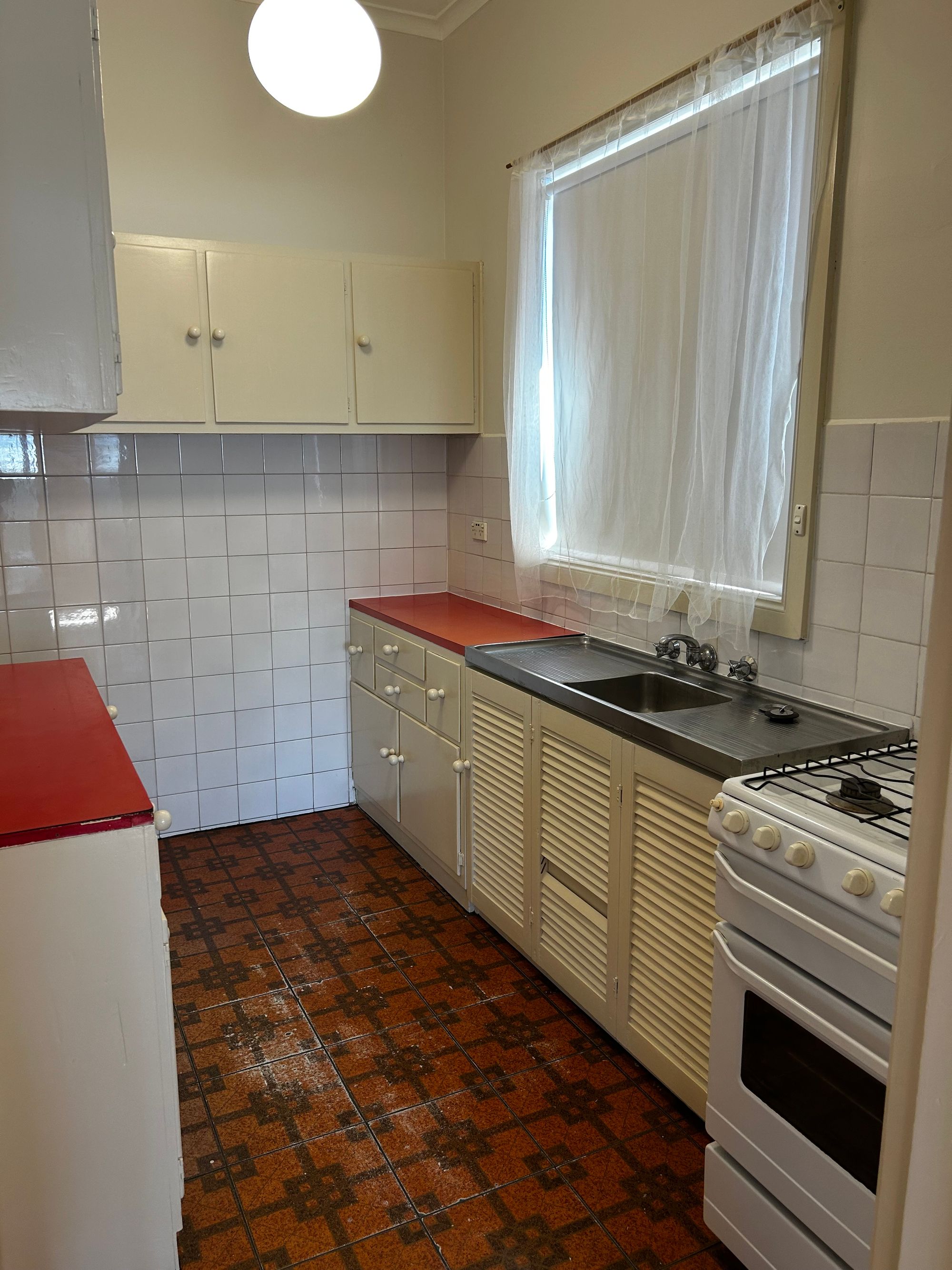 12 Chapman Street, Sunshine - Thumbnail 8