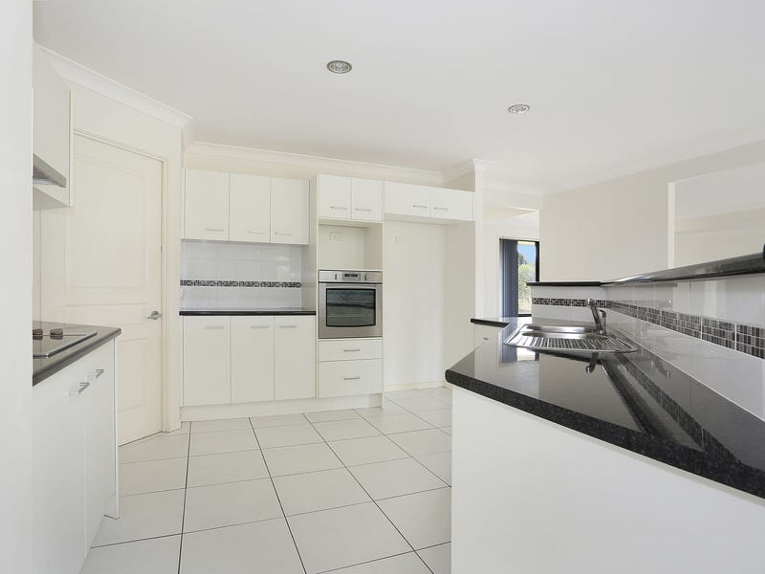 14 Mckenzie Drive, Gulmarrad - Thumbnail 3