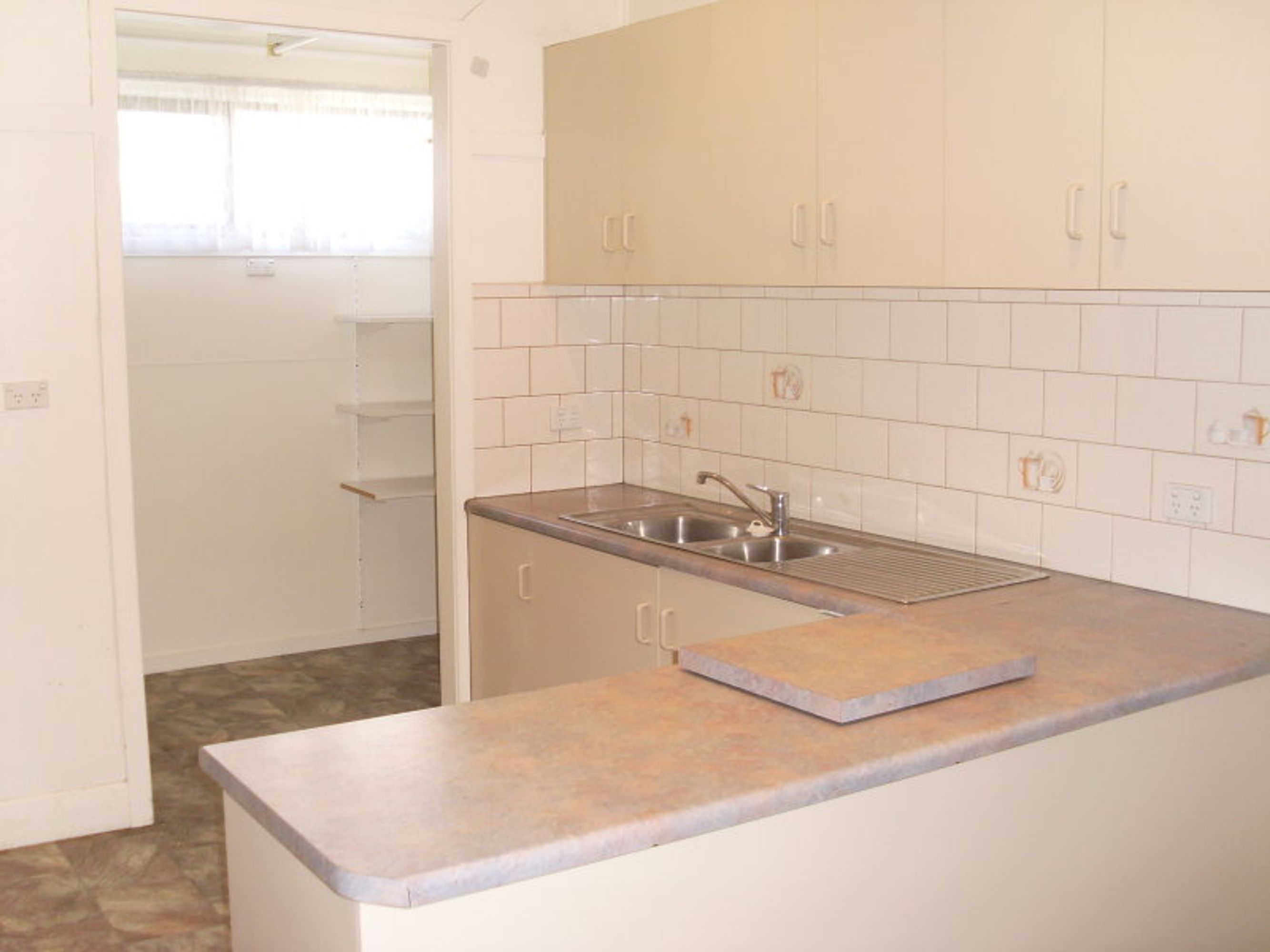 41 Francis Street, Horsham VIC 3400, Horsham - Thumbnail 2