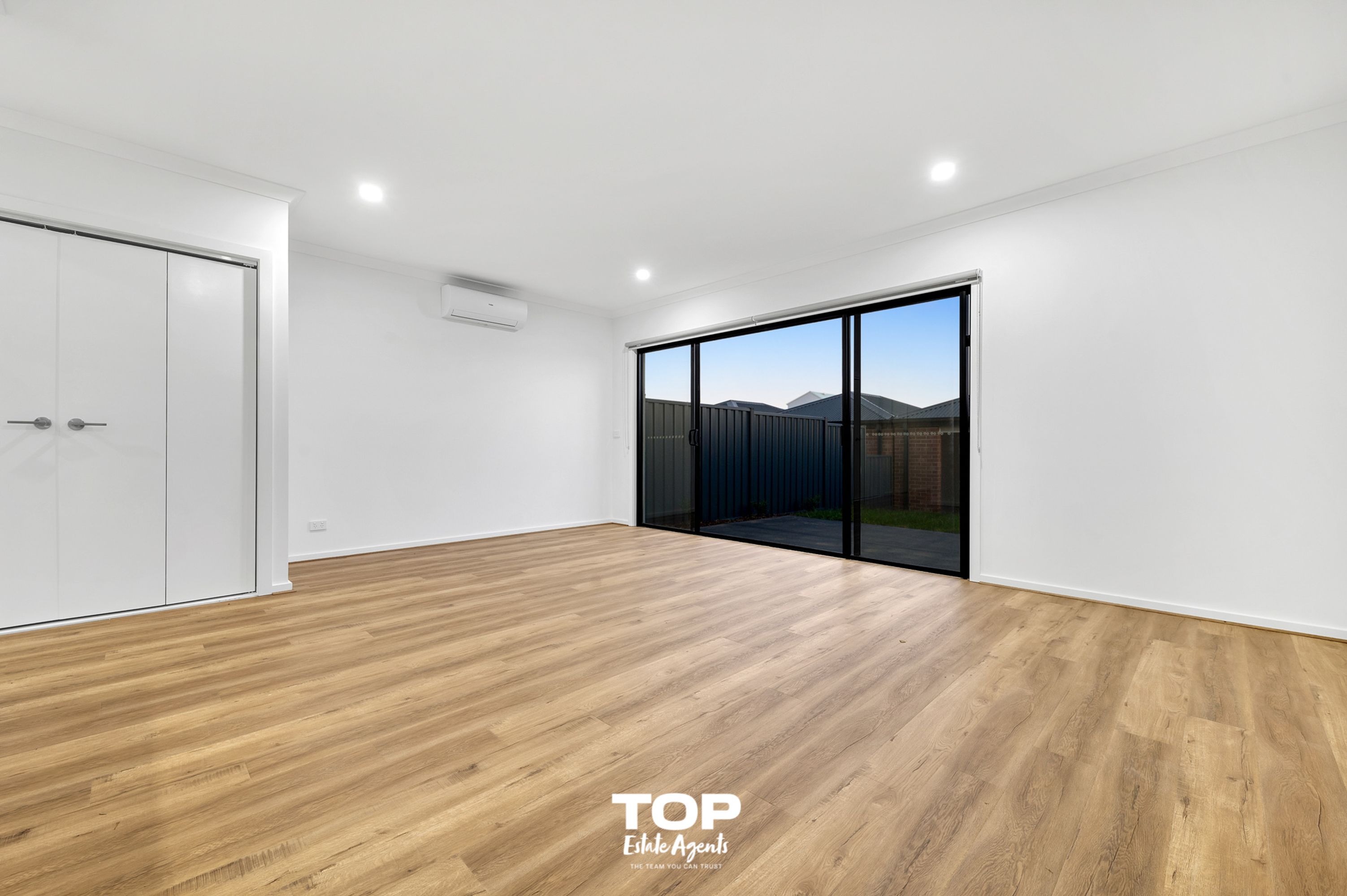 11 Croft Drive, Clyde North - Thumbnail 3