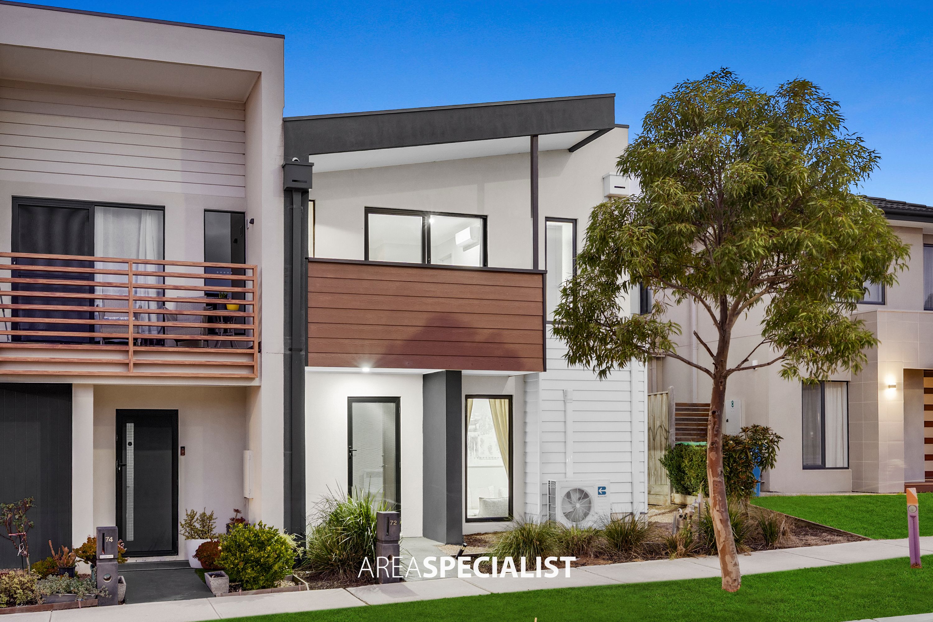 72 Viewbright Road, Clyde North, Clyde North - Image 1