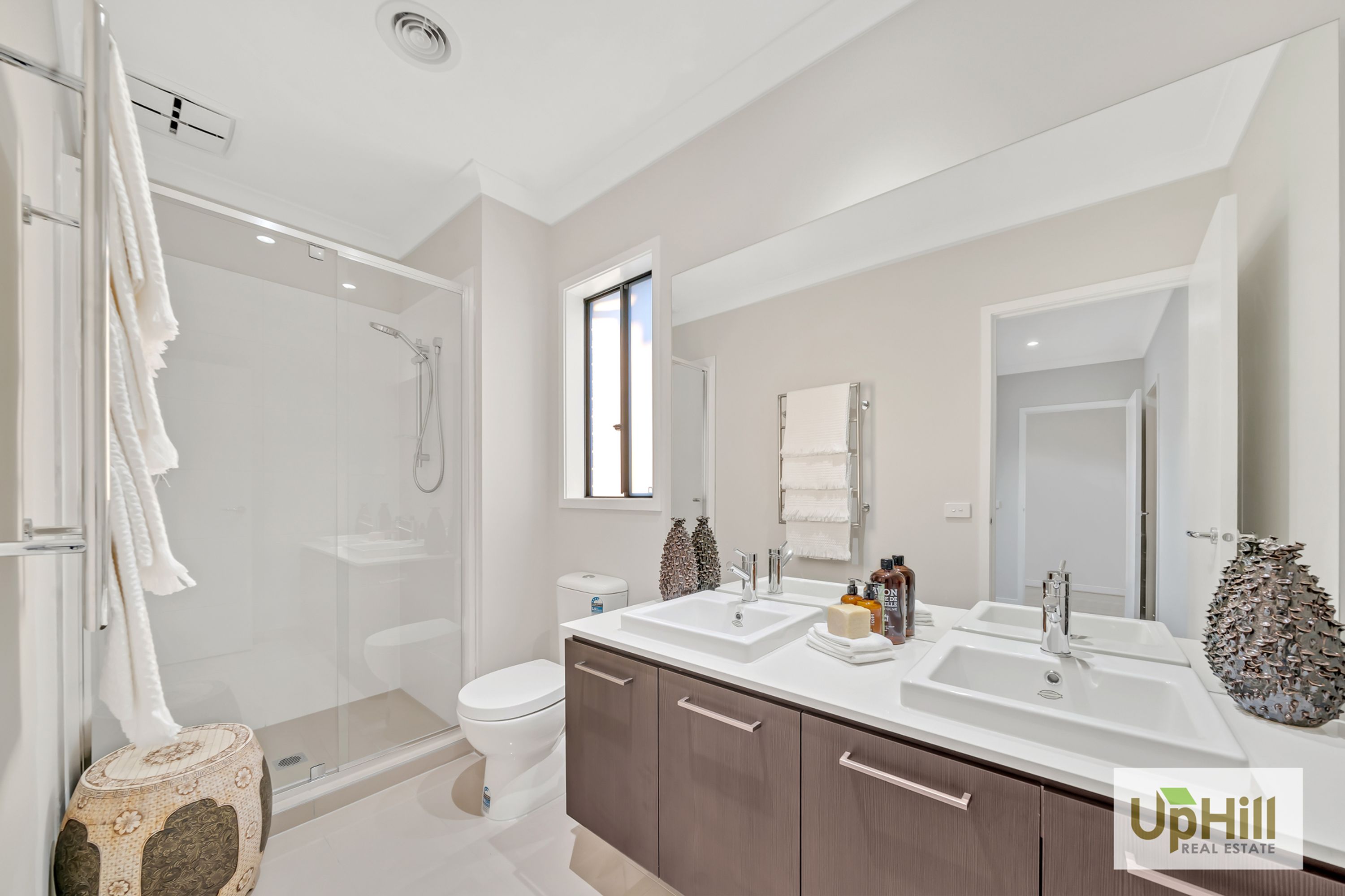 12 EPSOM LANE, Cranbourne North - Thumbnail 3