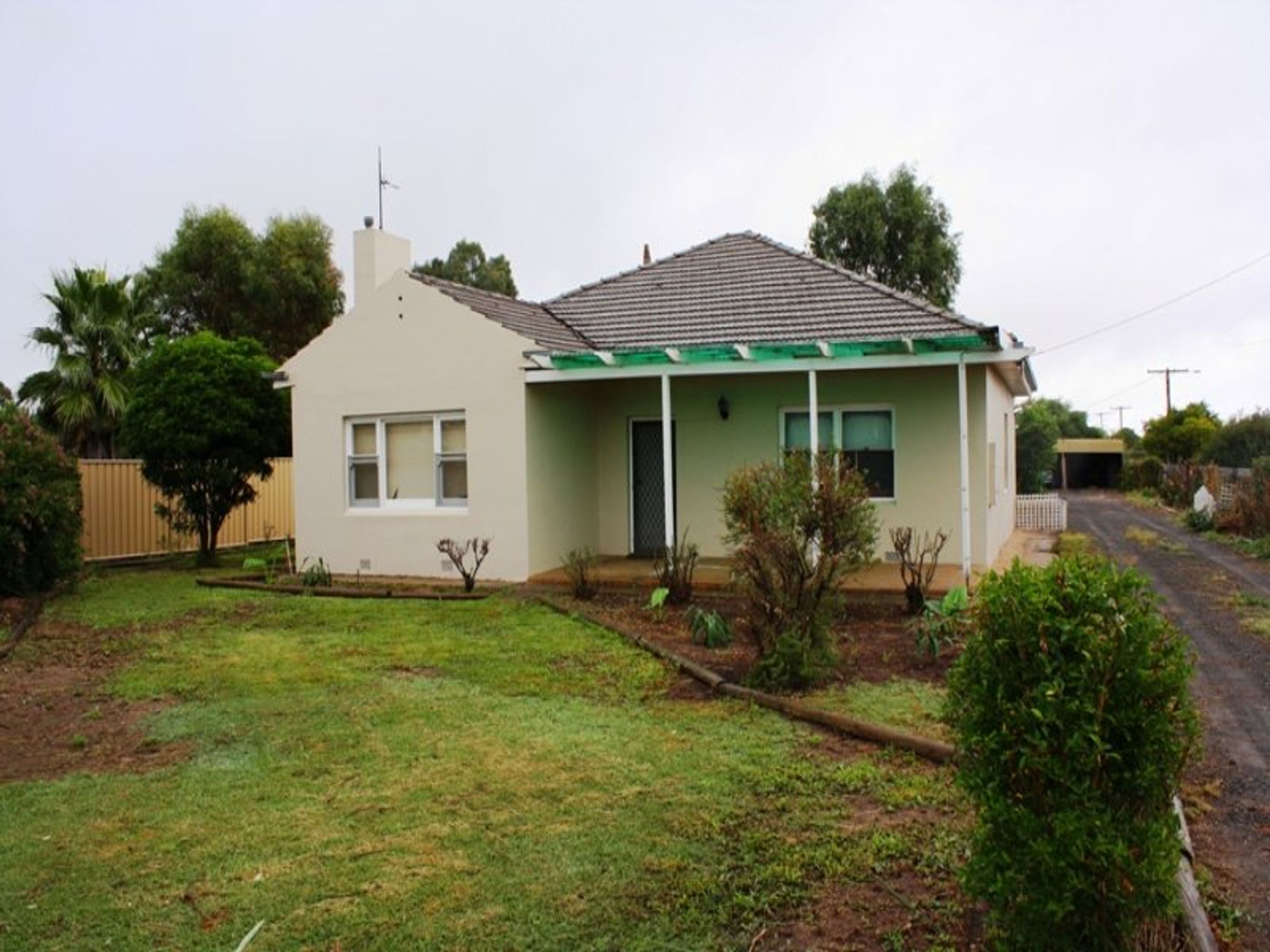 4 Palm Avenue, Horsham VIC 3400