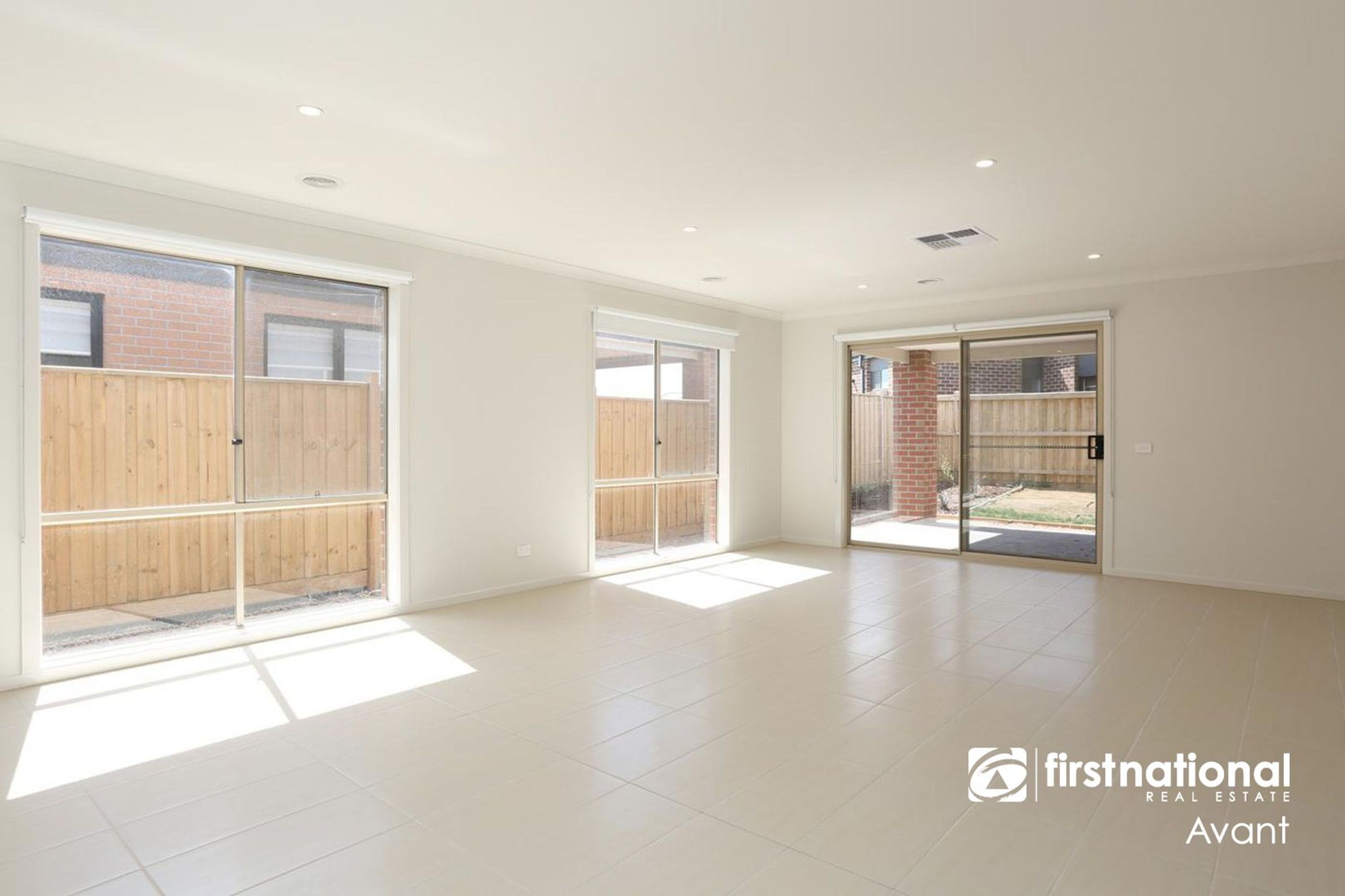 6 Ferntree Drive, Werribee - Thumbnail 3