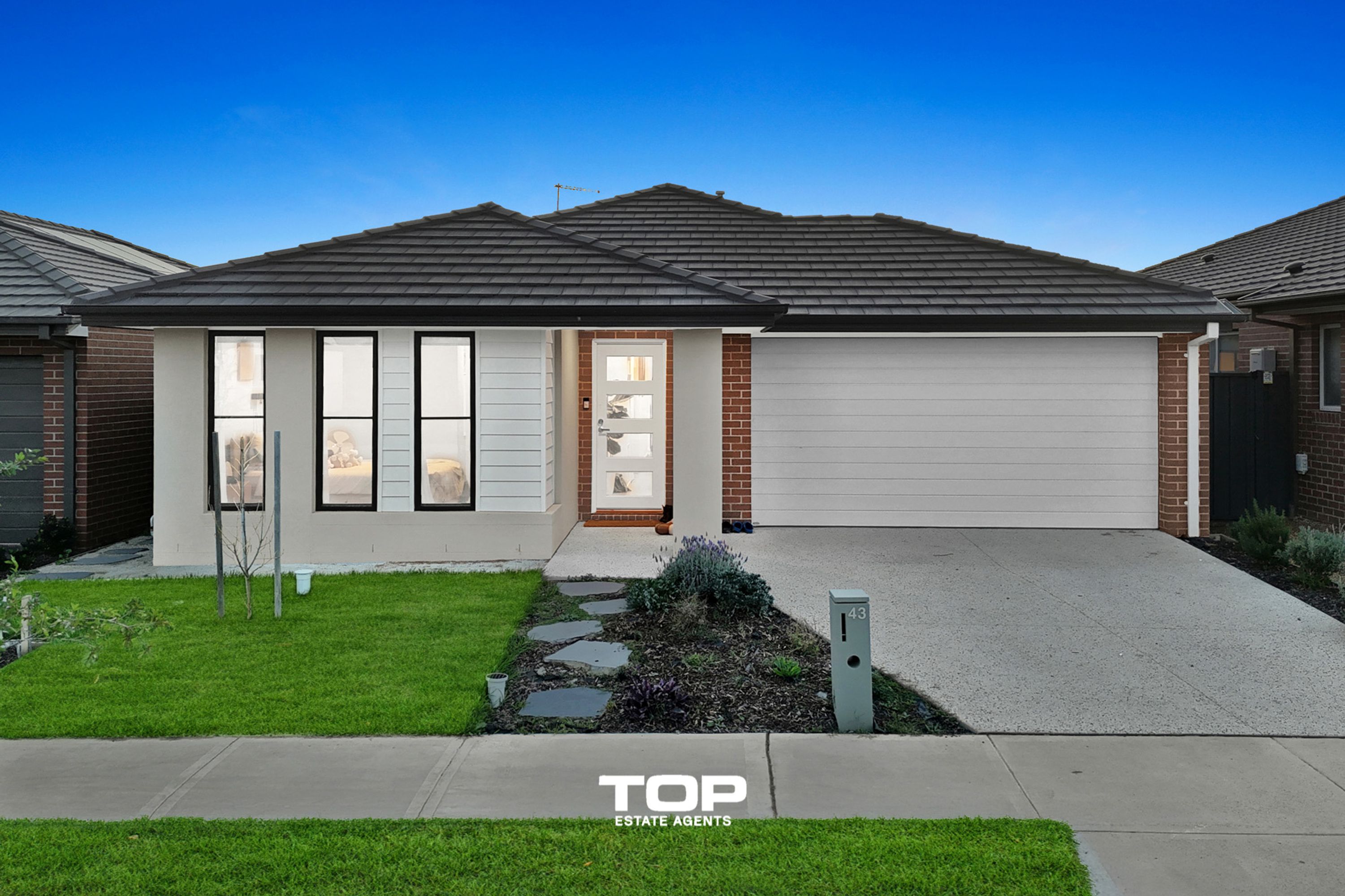 43 Watercolour Boulevard, Clyde North - Thumbnail 2