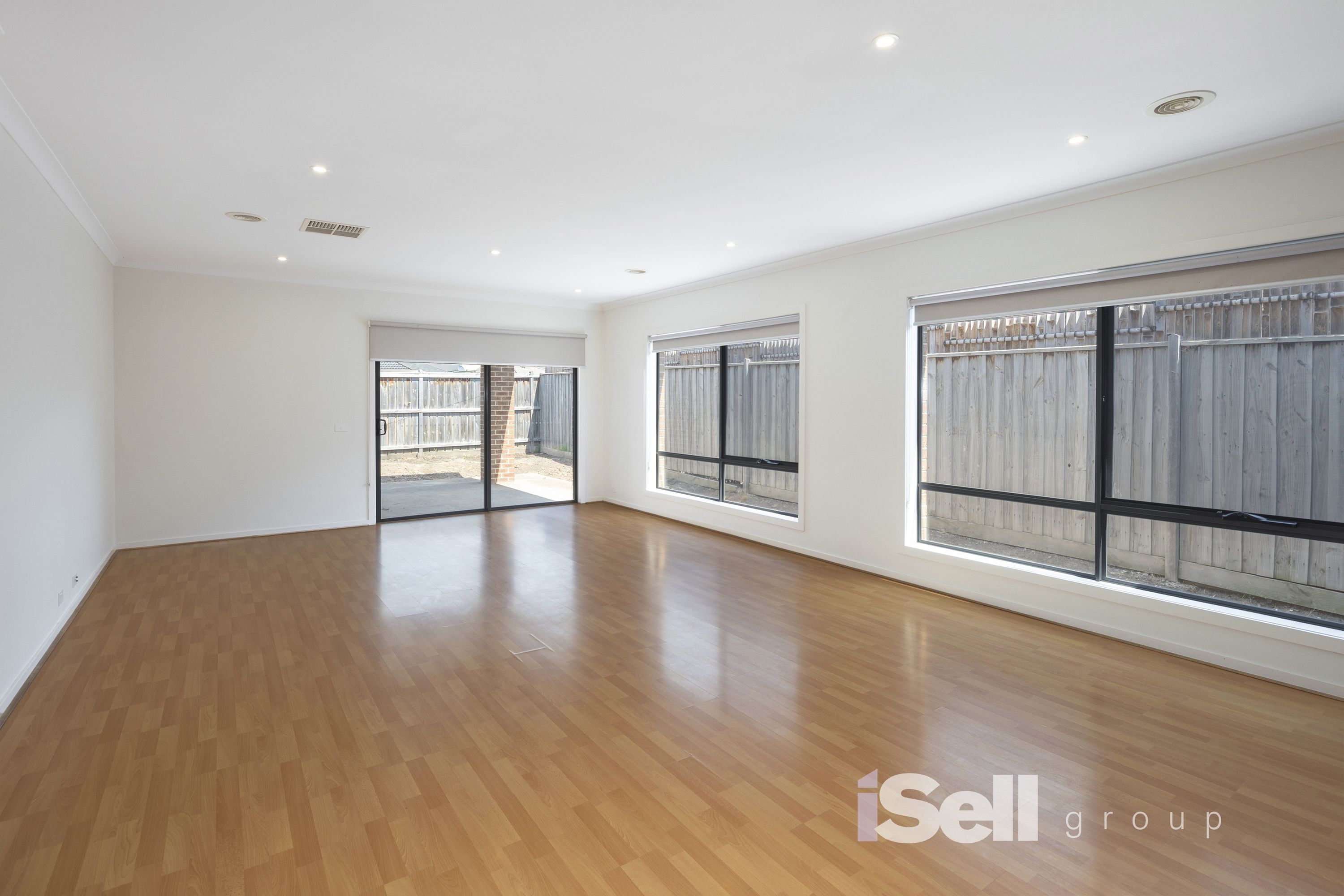 66 Mickleham Drive, Cranbourne North - Thumbnail 6