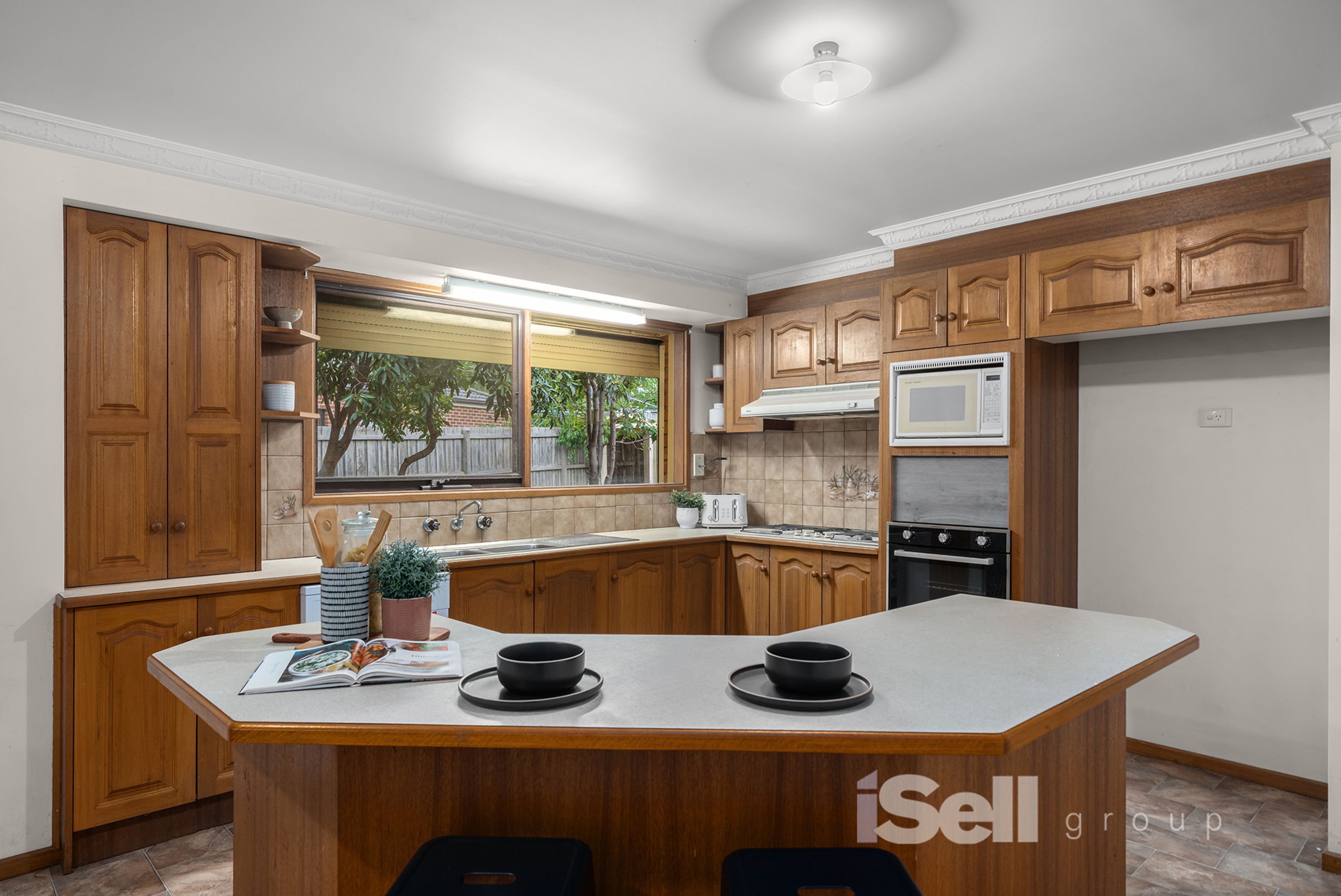 100 Waverley Park Drive, Cranbourne North - Thumbnail 4