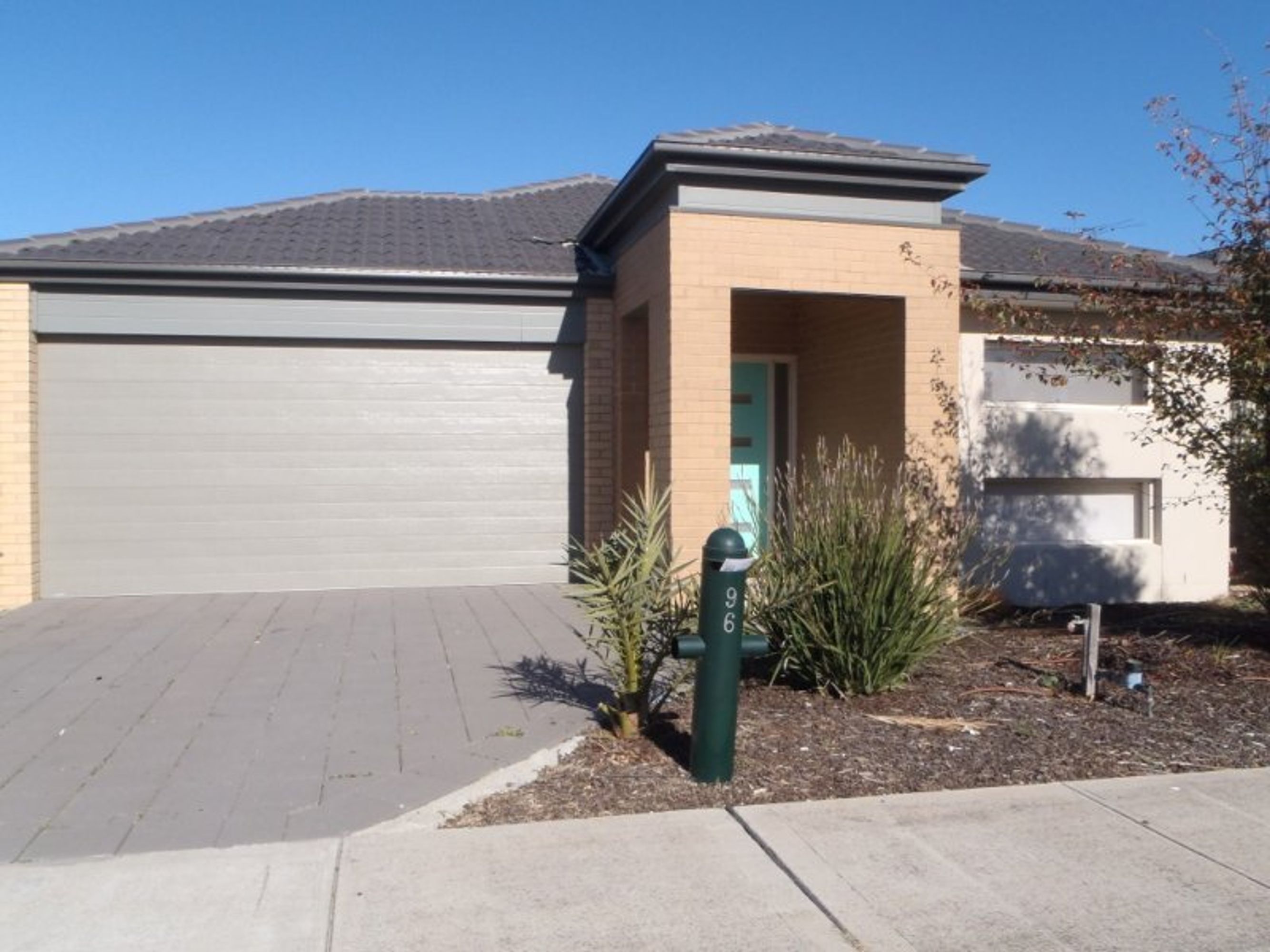 96 Duncombe Park Way, Deer Park - Thumbnail 2