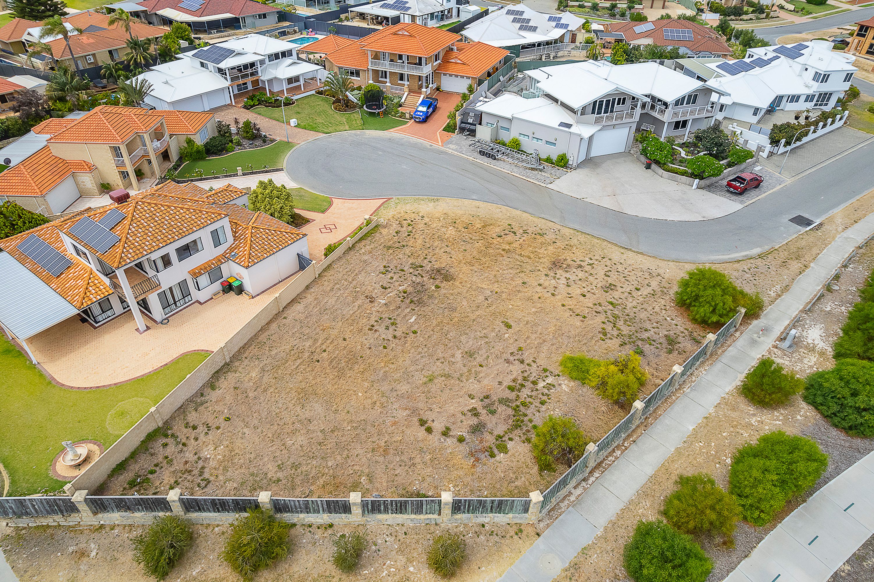 16 BLOCK PLACE, Ocean Reef - Thumbnail 2