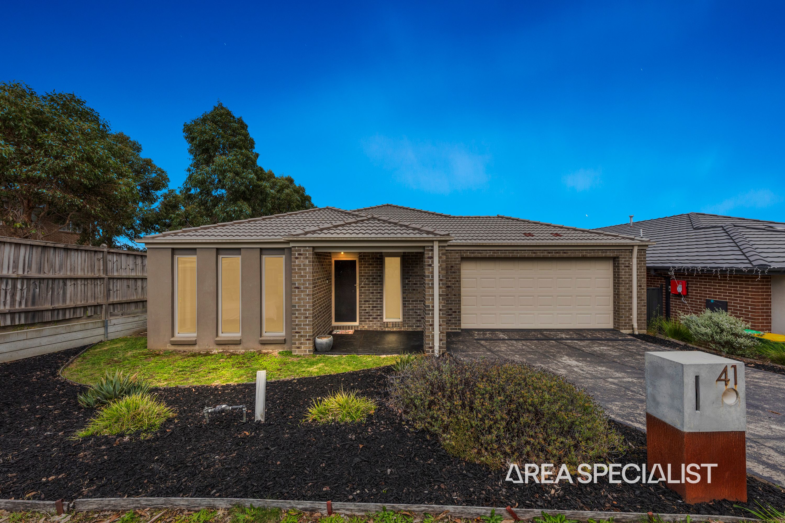 41 Meadowlea Crescent, Pakenham - Thumbnail 2