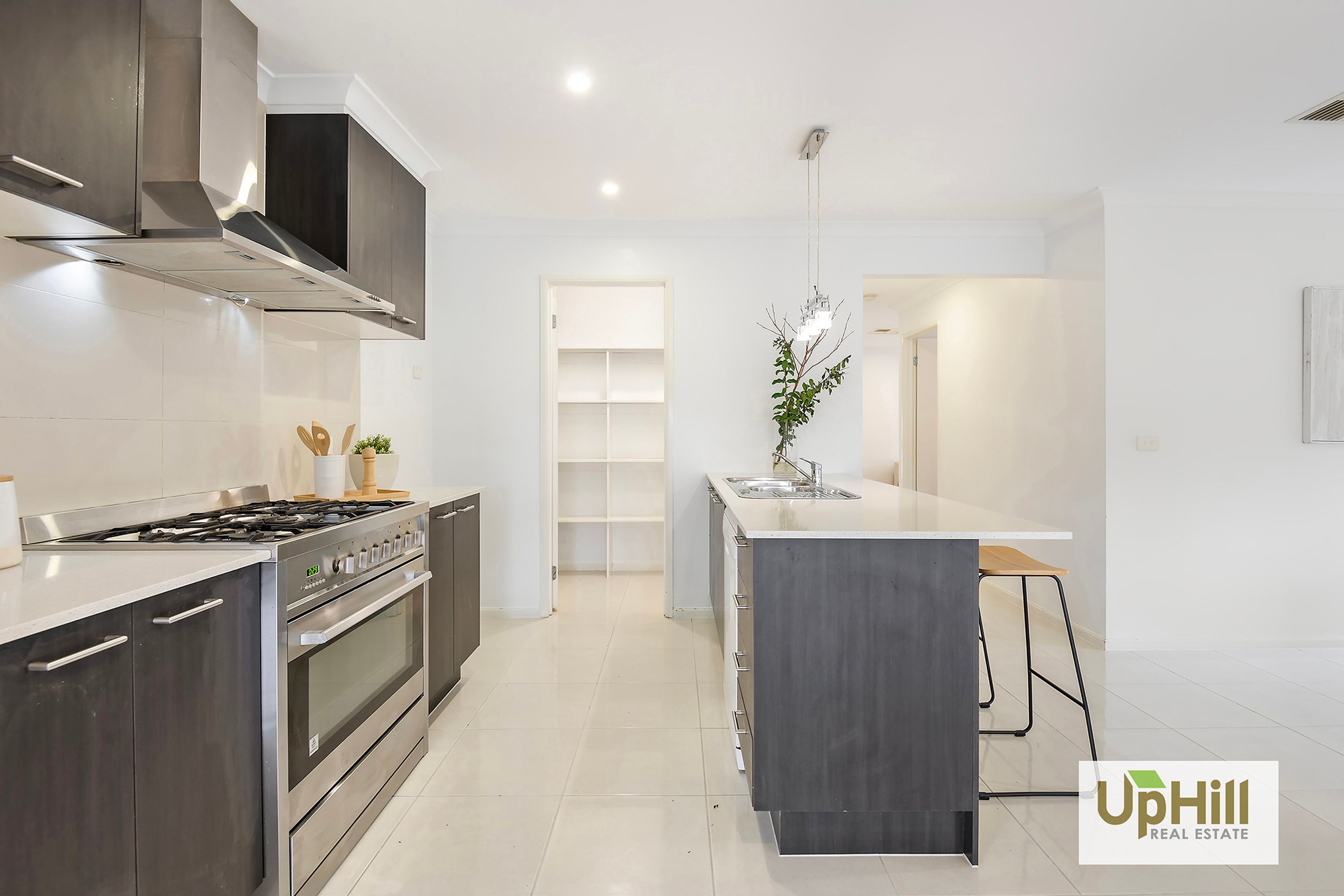 12 BARTER CRESCENT, Cranbourne East - Thumbnail 8