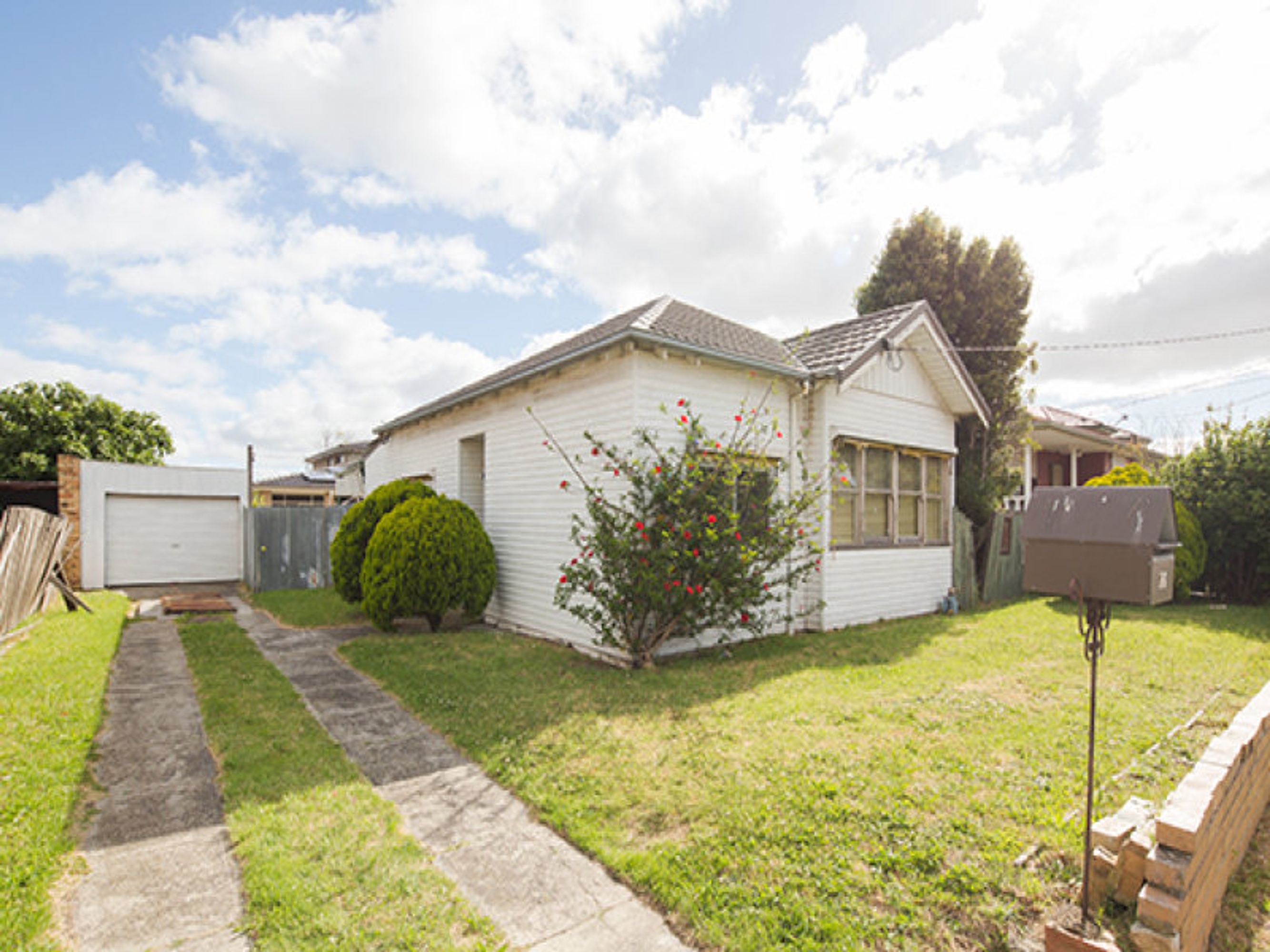 16 Ash Grove, Springvale - Image 1