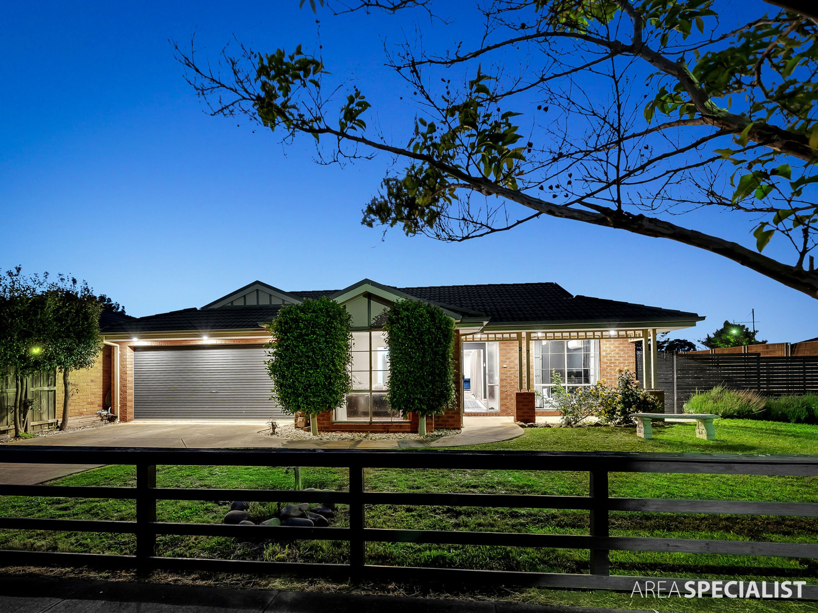 27 Robusta Avenue, Cranbourne