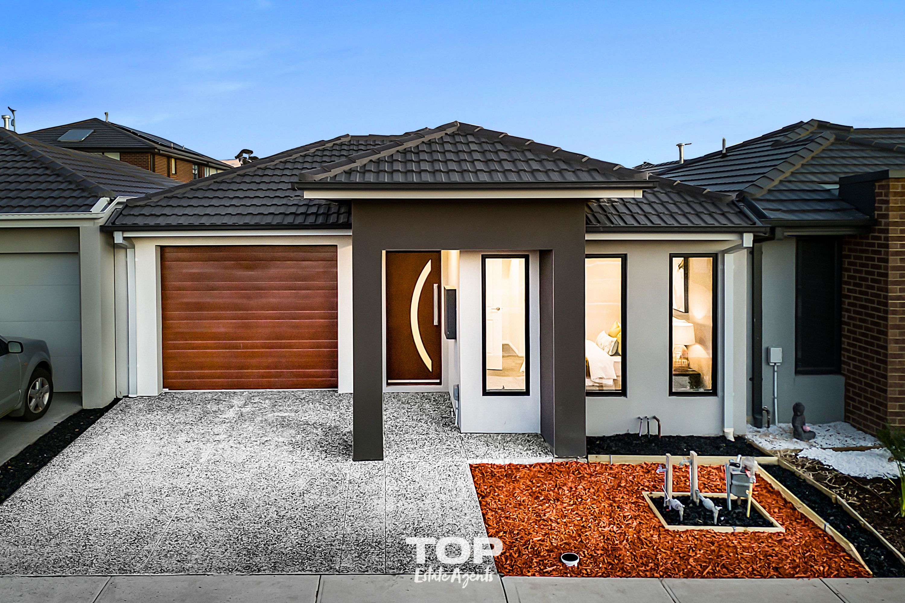 15 Tartan Drive, Clyde North - Thumbnail 3