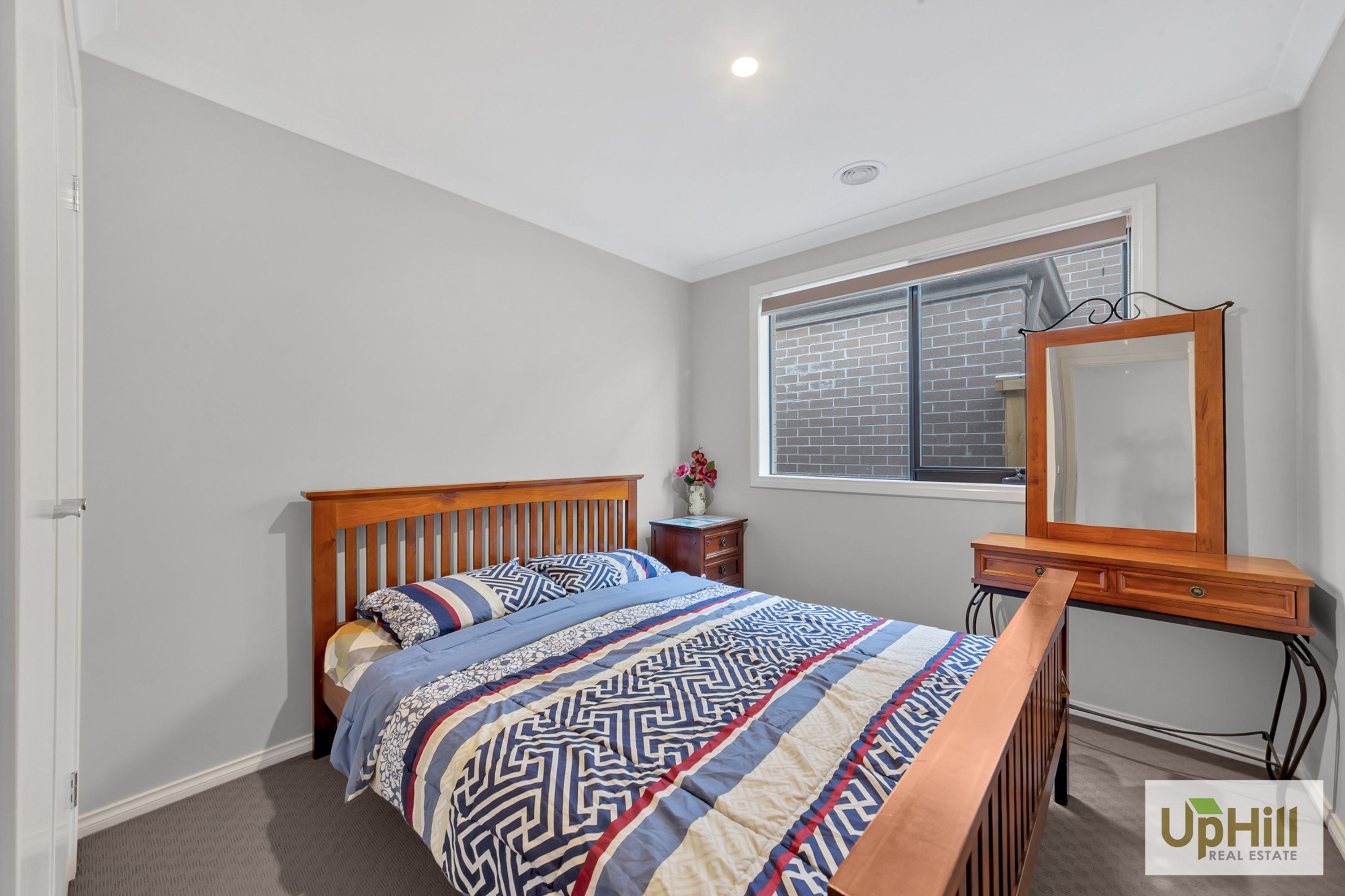 8 Dalziell Crescent, Cranbourne North - Thumbnail 8