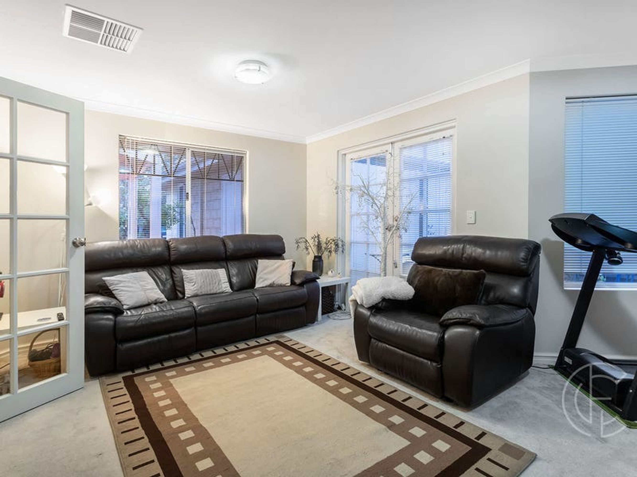 33 Honeyeater Circle, Wembley, WA 6014, Subiaco - Thumbnail 7
