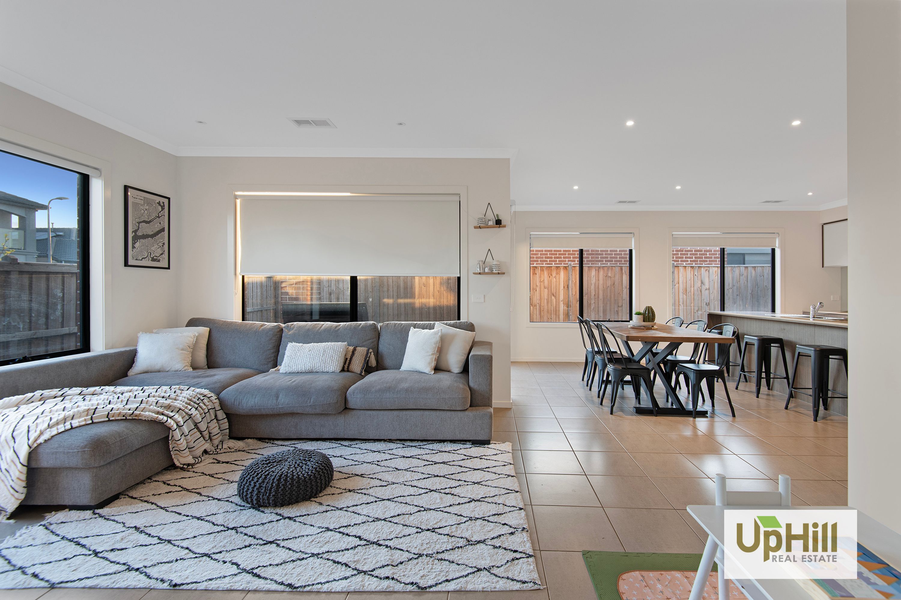 127 Thoroughbred Drive, Clyde North - Thumbnail 5