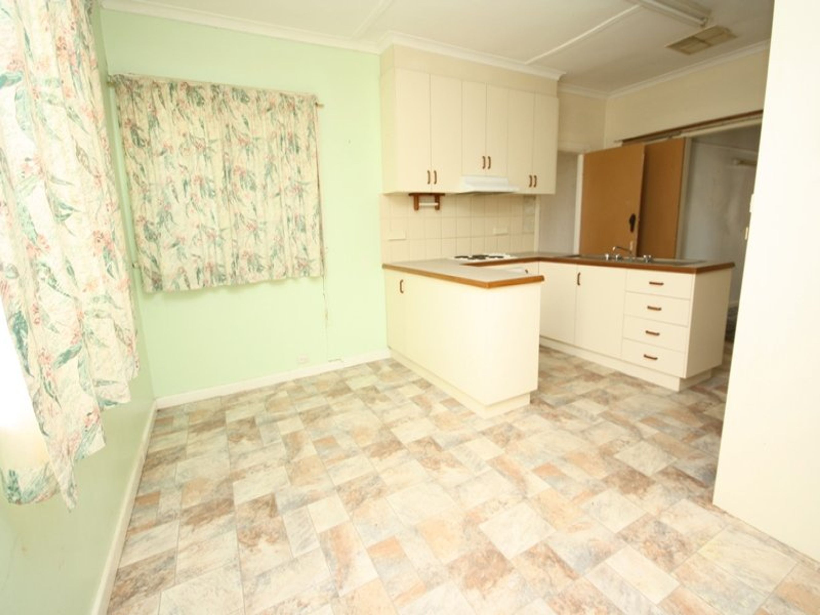 29 Alexander Avenue, Horsham VIC 3400, Horsham - Thumbnail 3