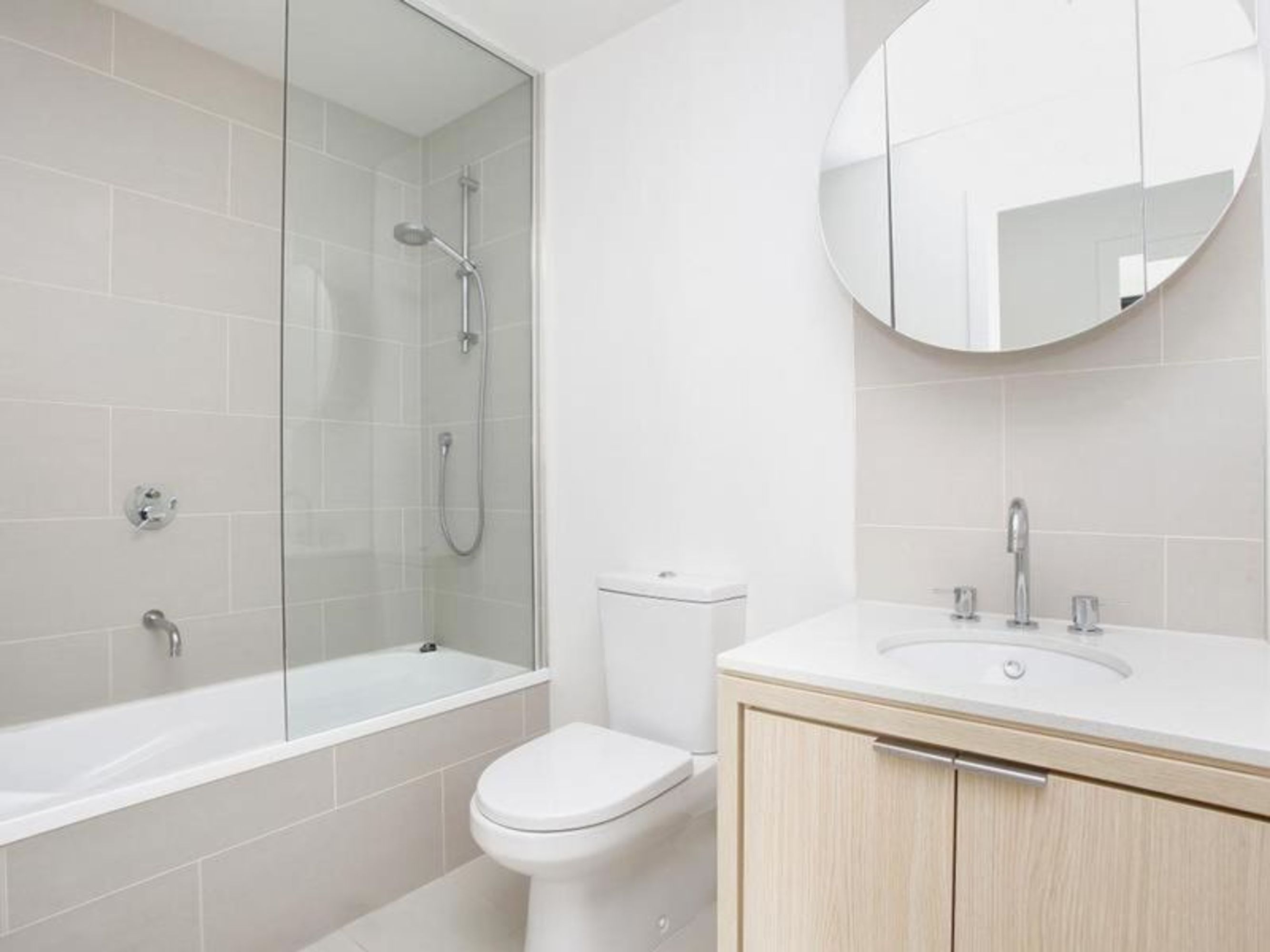2204/133-139 City Road, Southbank - Thumbnail 3