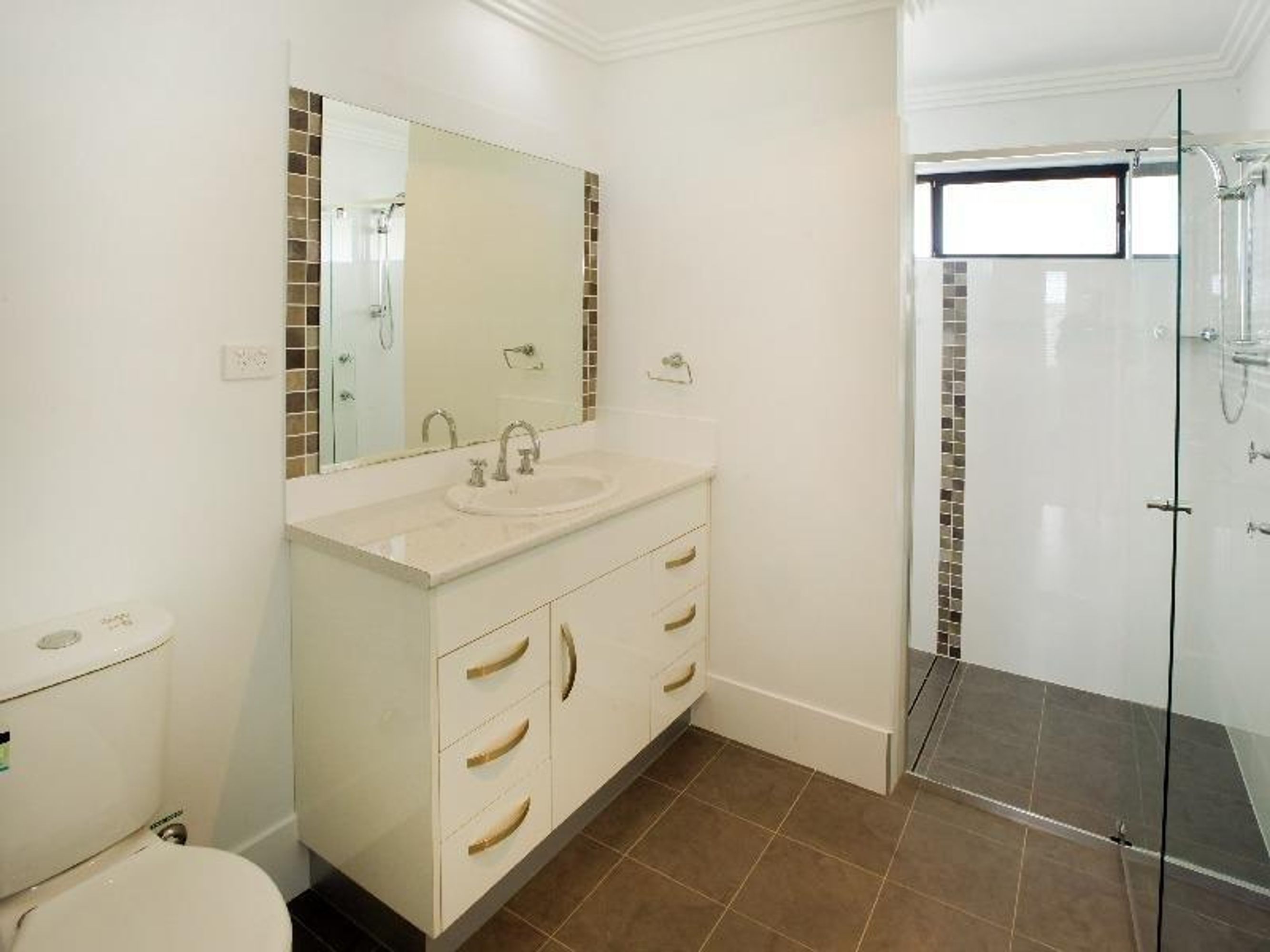 22 Mark Close, Grafton - Thumbnail 5