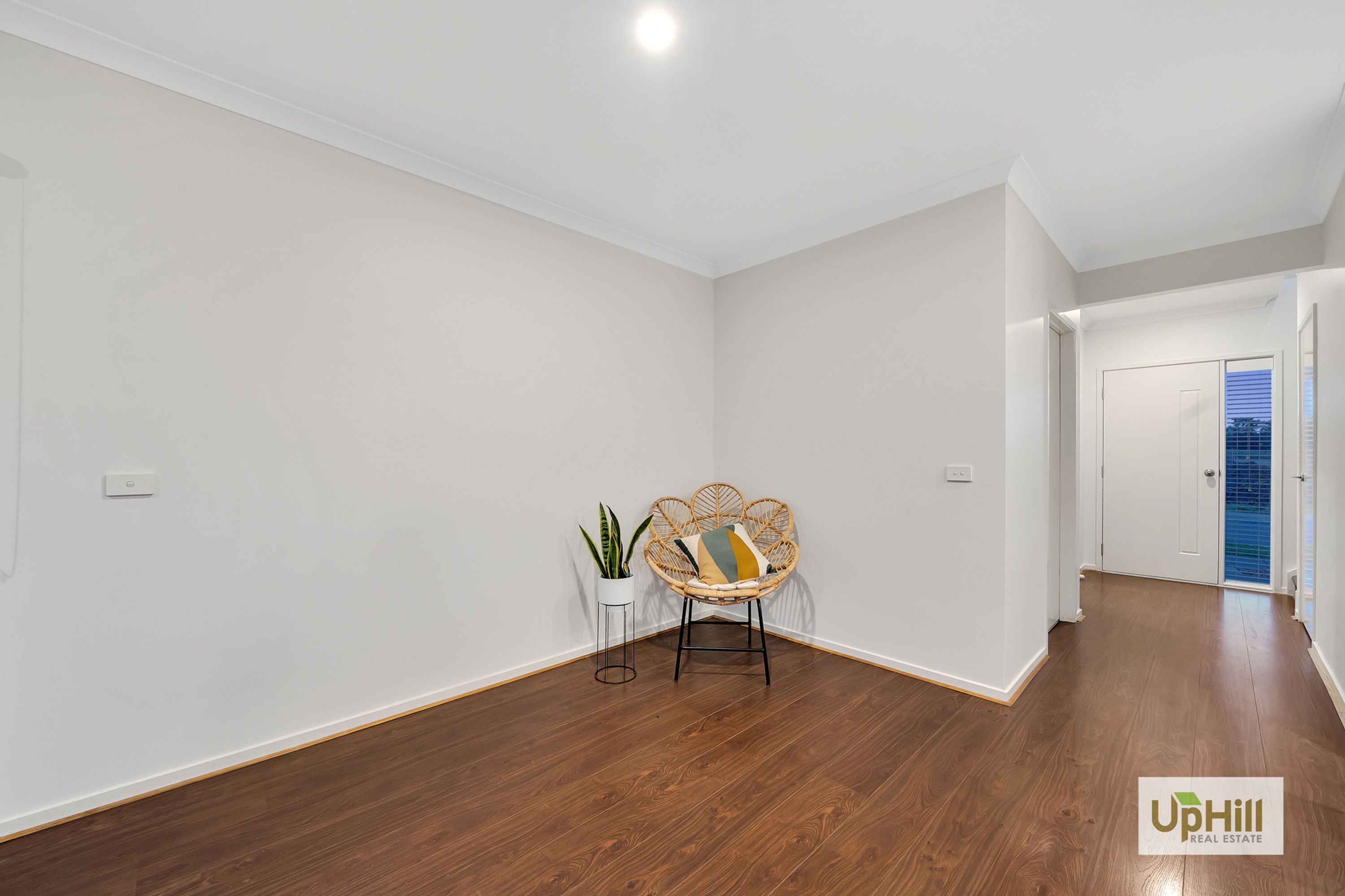 23 ELMTREE CRESCENT, Clyde North - Thumbnail 4