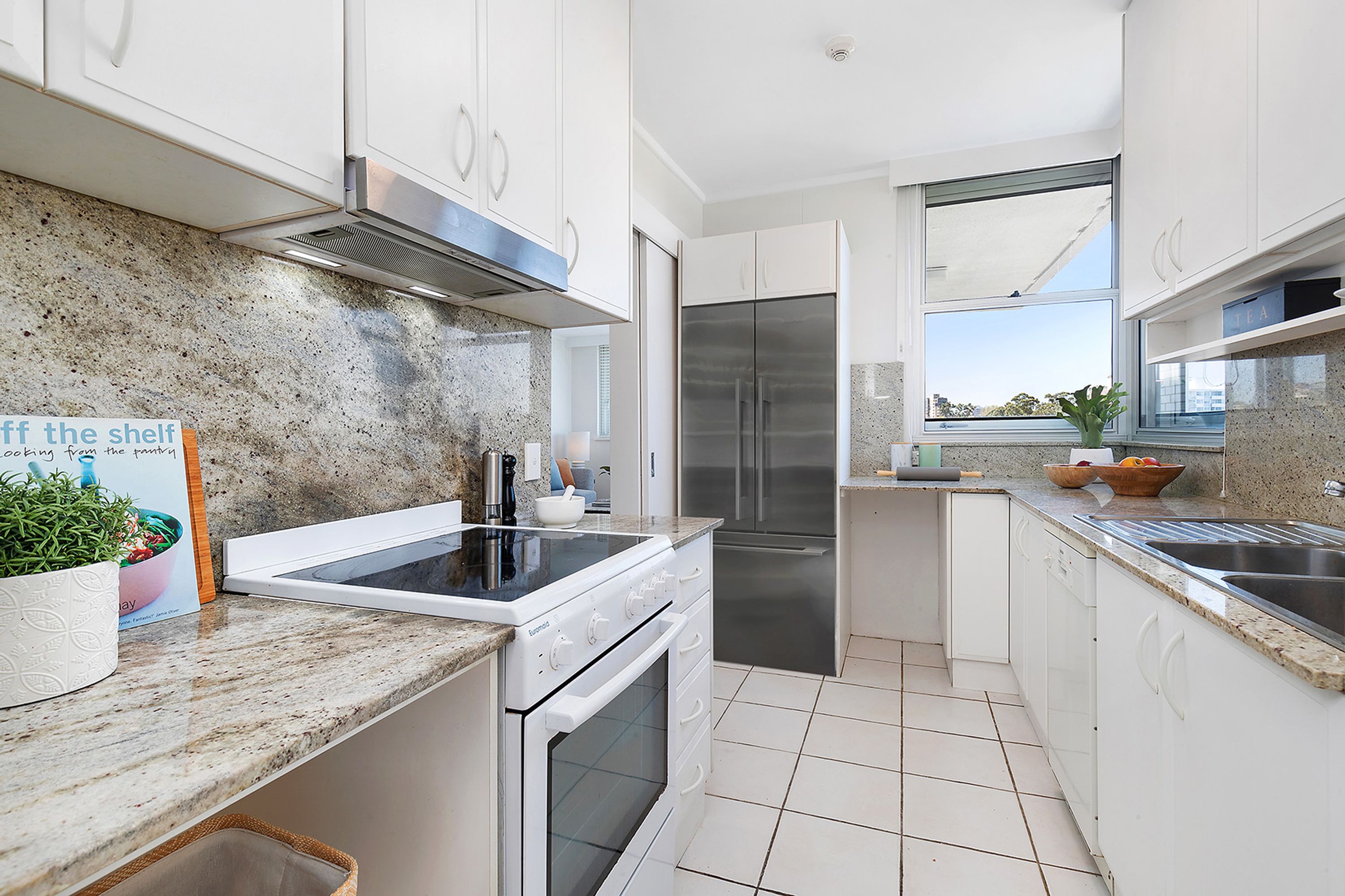12/95A Ridge Street, North Sydney - Thumbnail 5