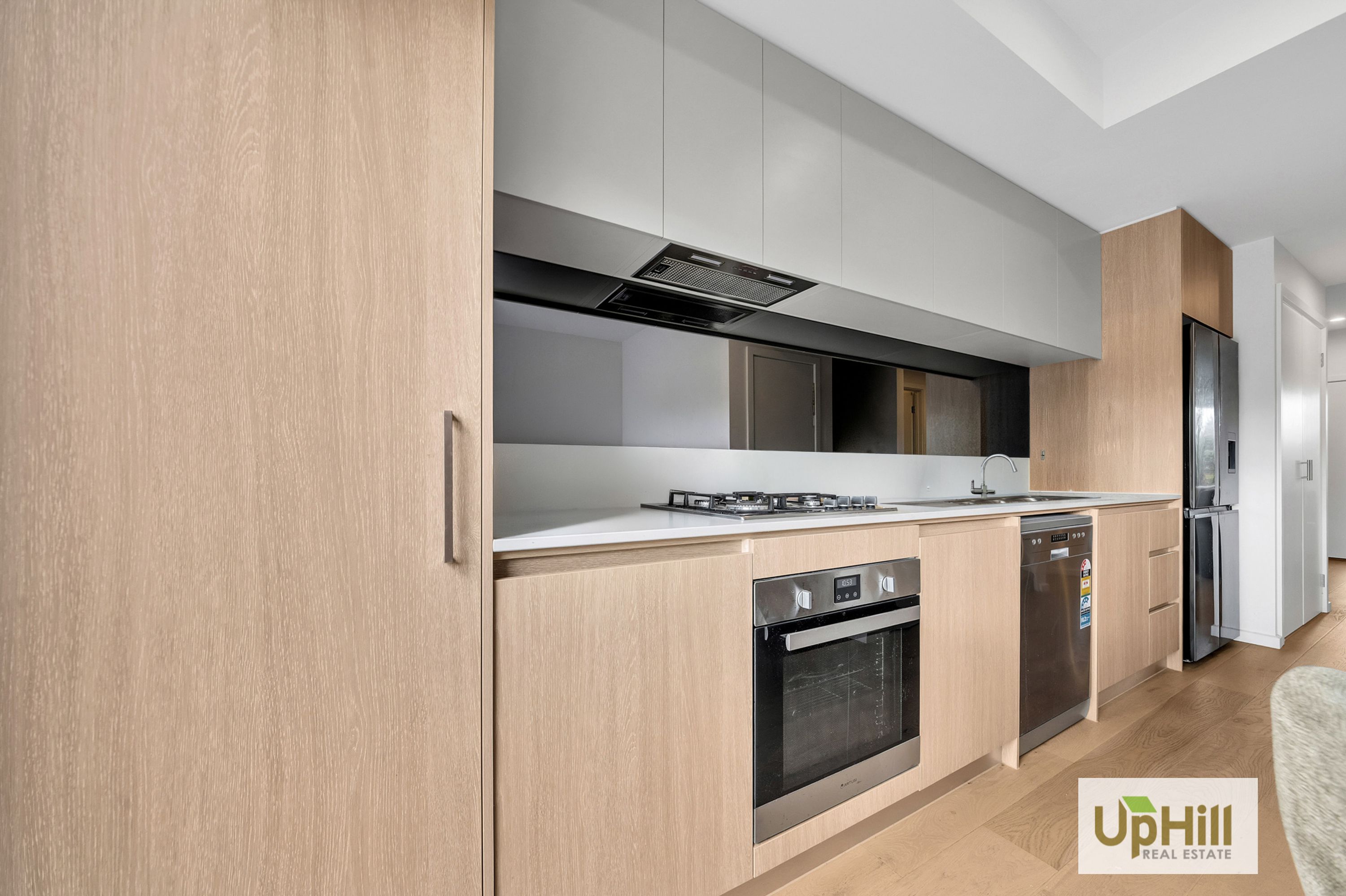 8 Allemande Walk, Cranbourne South - Thumbnail 8