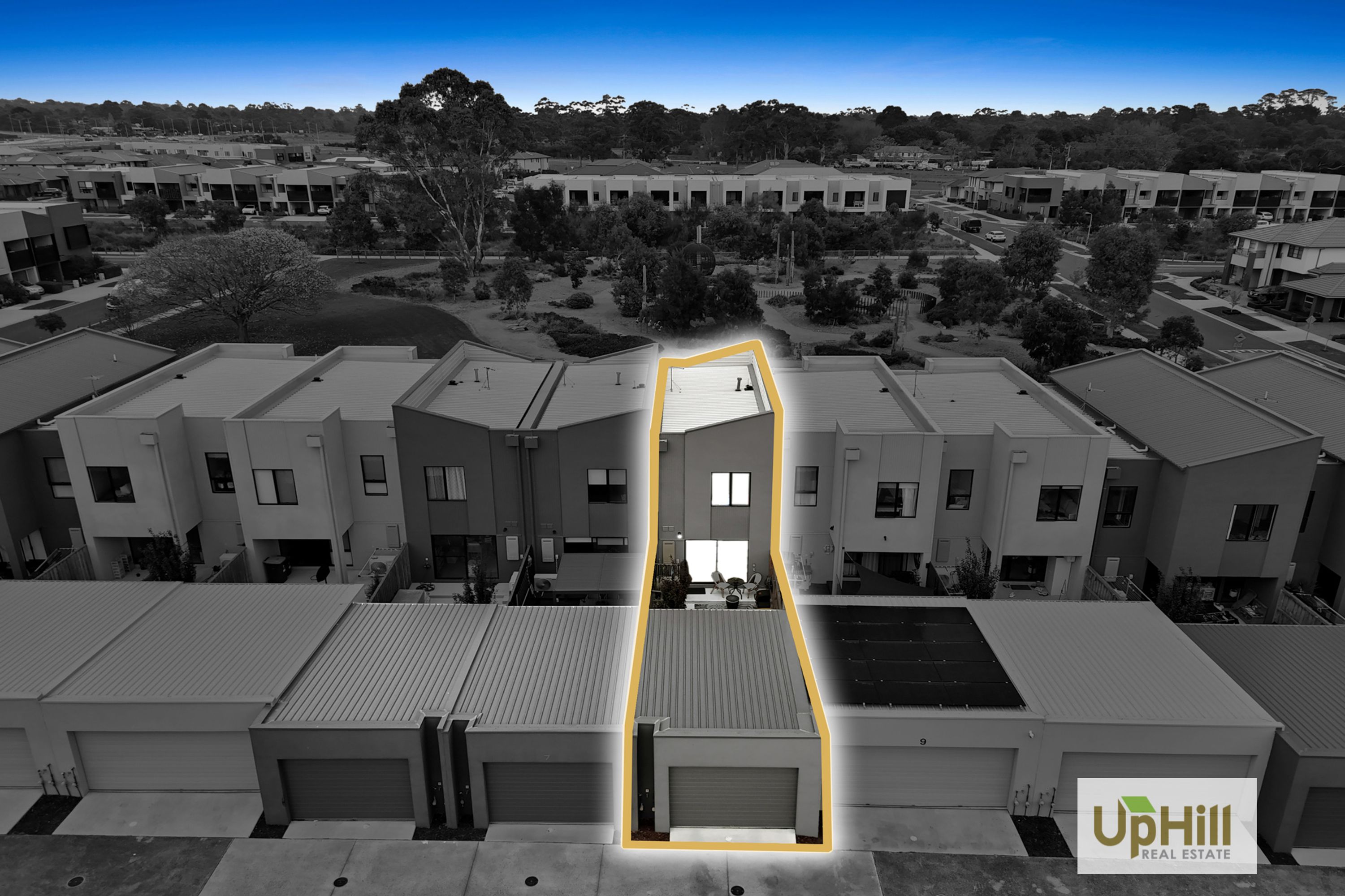 8 Allemande Walk, Cranbourne South - Thumbnail 3