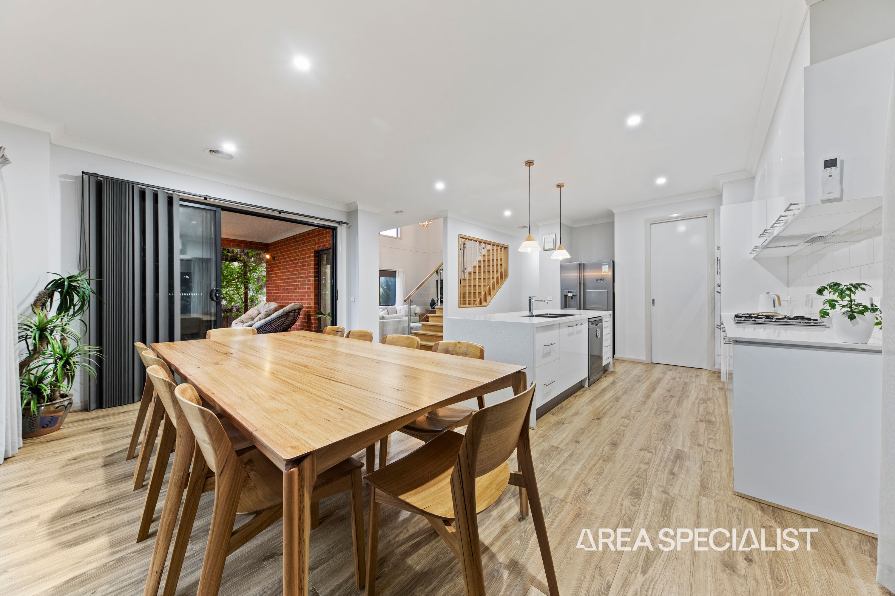 84 Timbertop Boulevard, Officer - Thumbnail 5