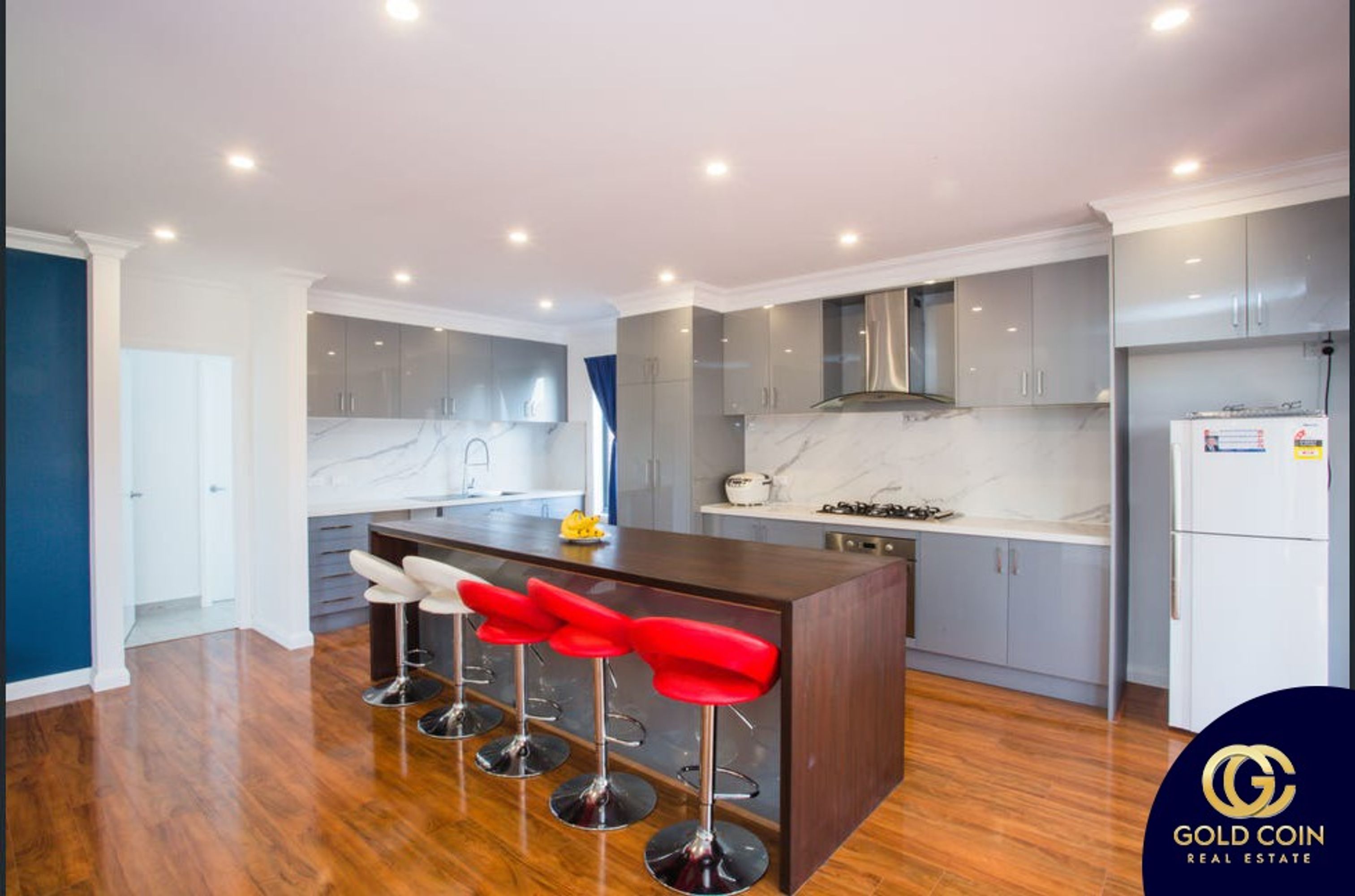 32 Longfield Way, Deer Park - Thumbnail 2