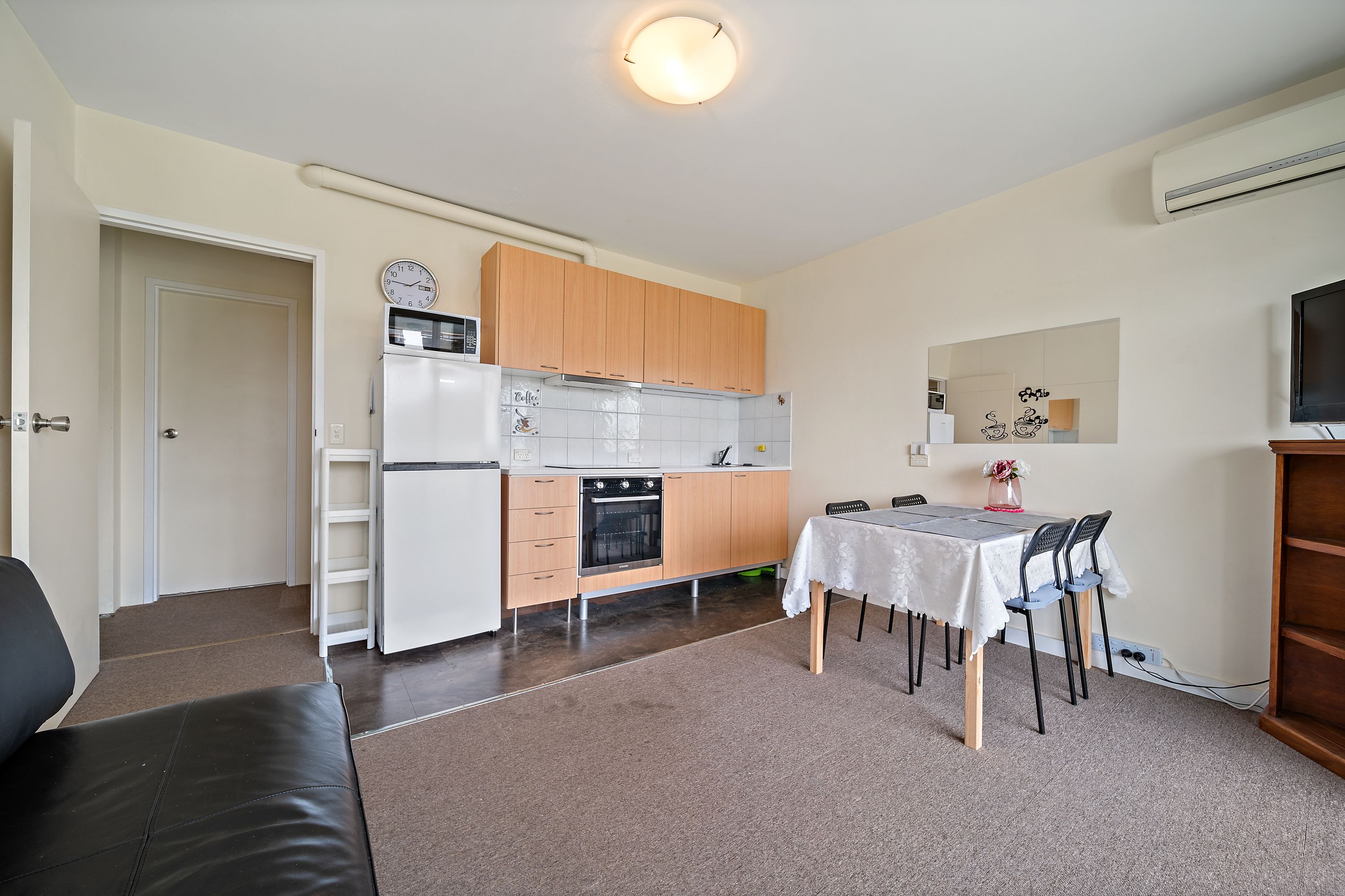 19/4 Wilkins Street, Mawson - Thumbnail 2