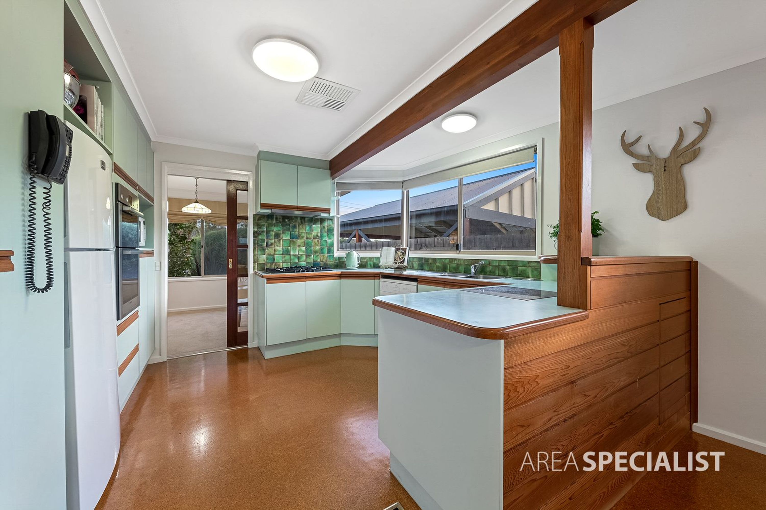 8 Albatross Court, Keilor VIC 3036, Keilor - Thumbnail 3