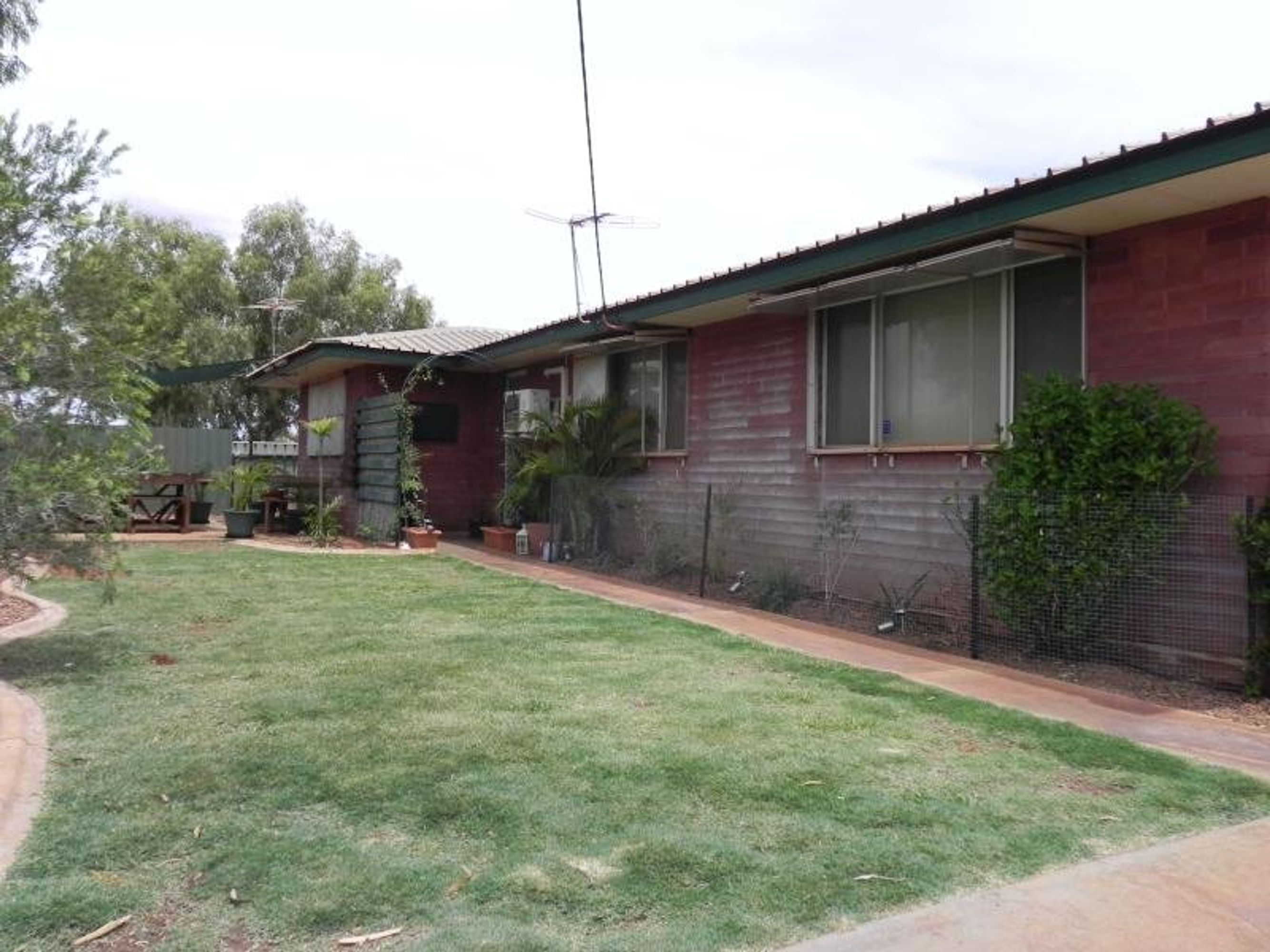 4 Banksia Street, South Hedland, WA 6722, South Hedland - Thumbnail 2