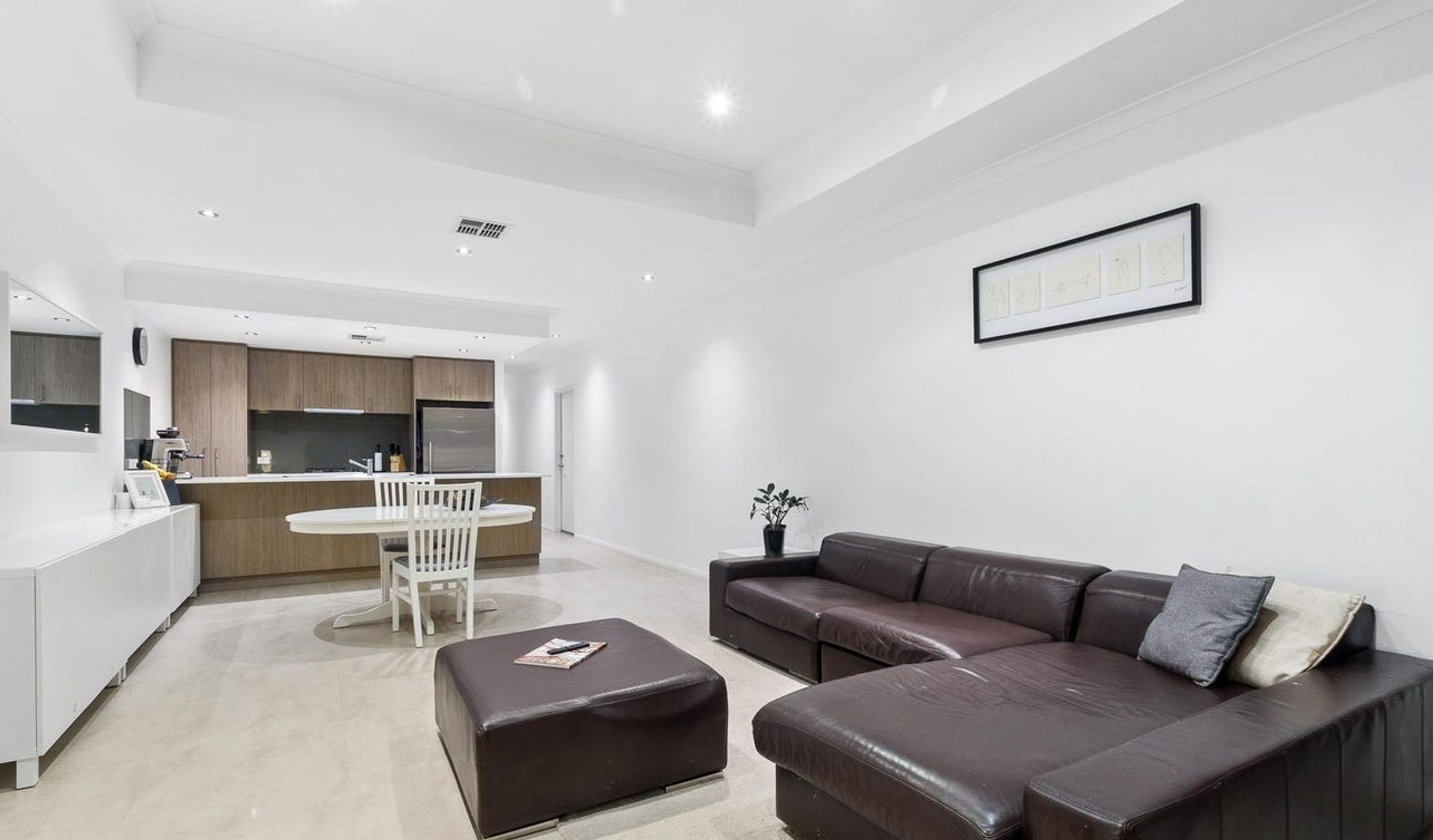 1B Eastdene Circle, Nollamara - Thumbnail 2