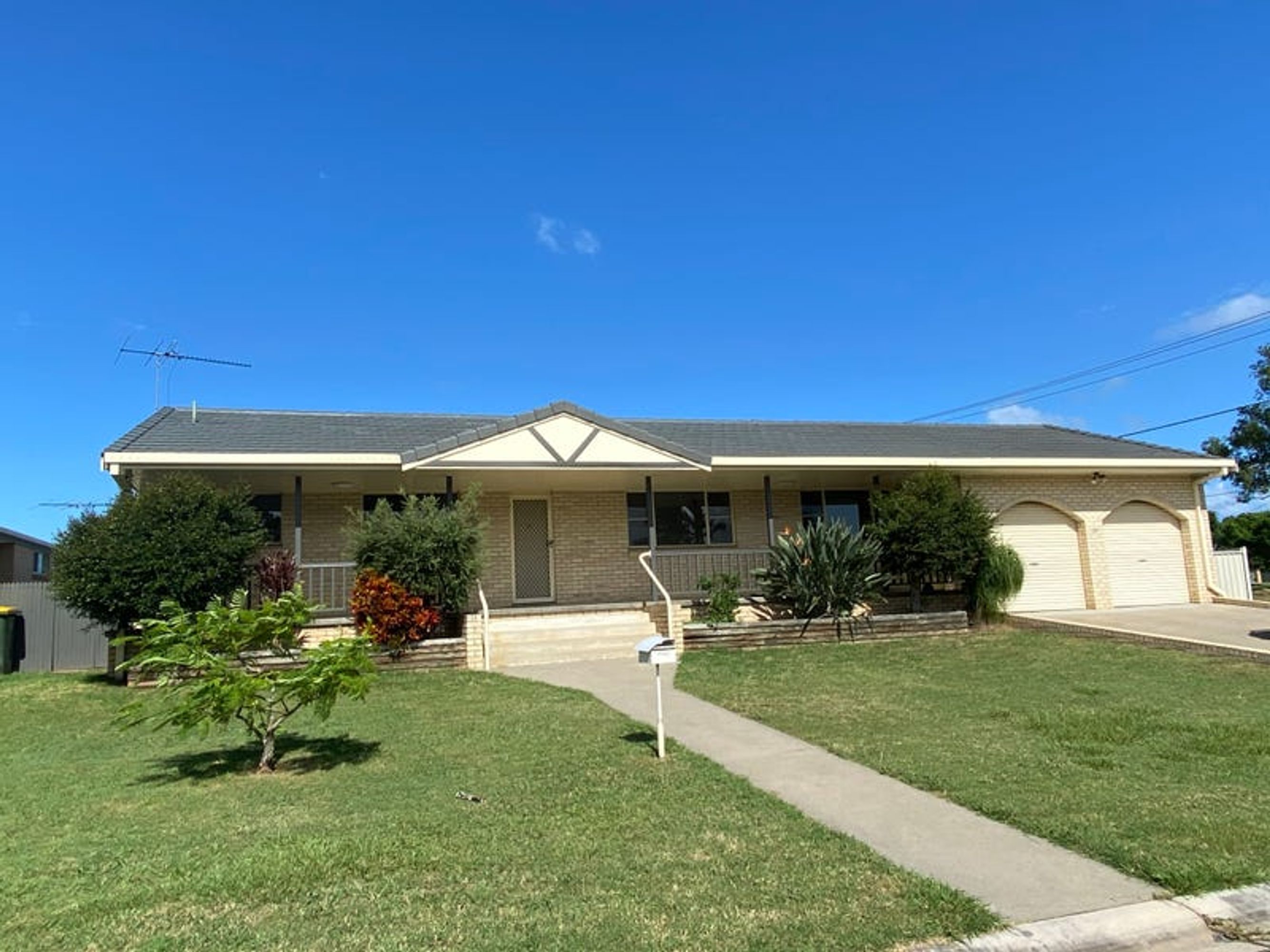 15 Knotts Close