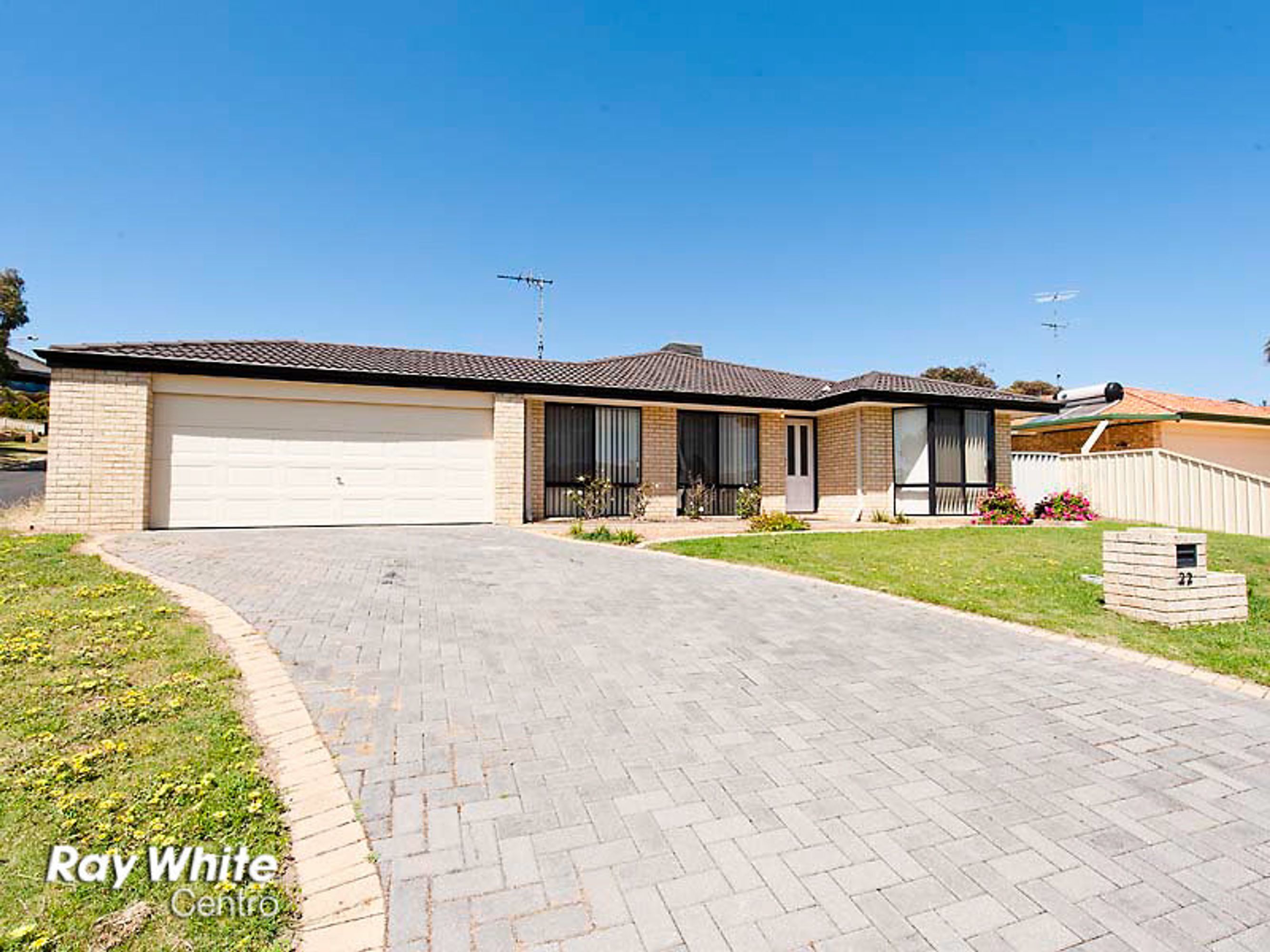 22 Tamarisk Drive, Halls Head, WA 6210, Halls Head - Thumbnail 2