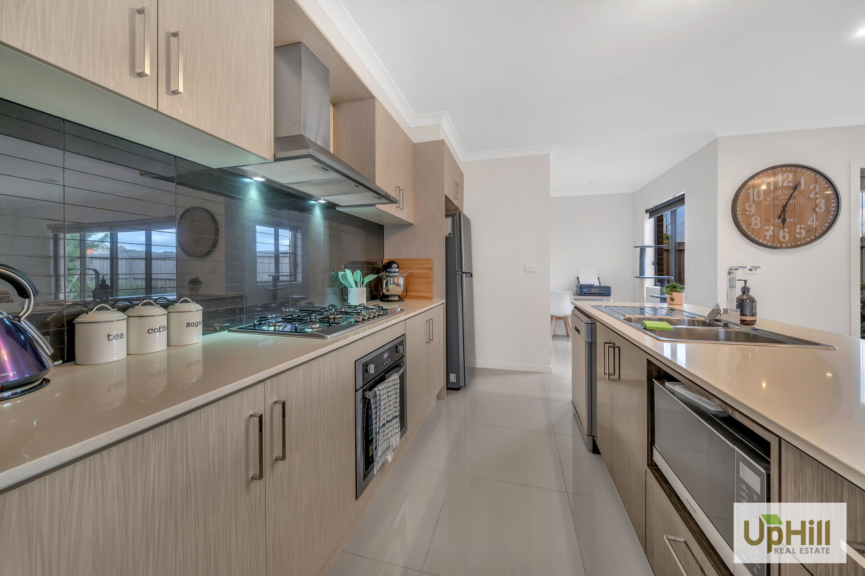 5 CREEKTON CLOSE, Pakenham - Thumbnail 2