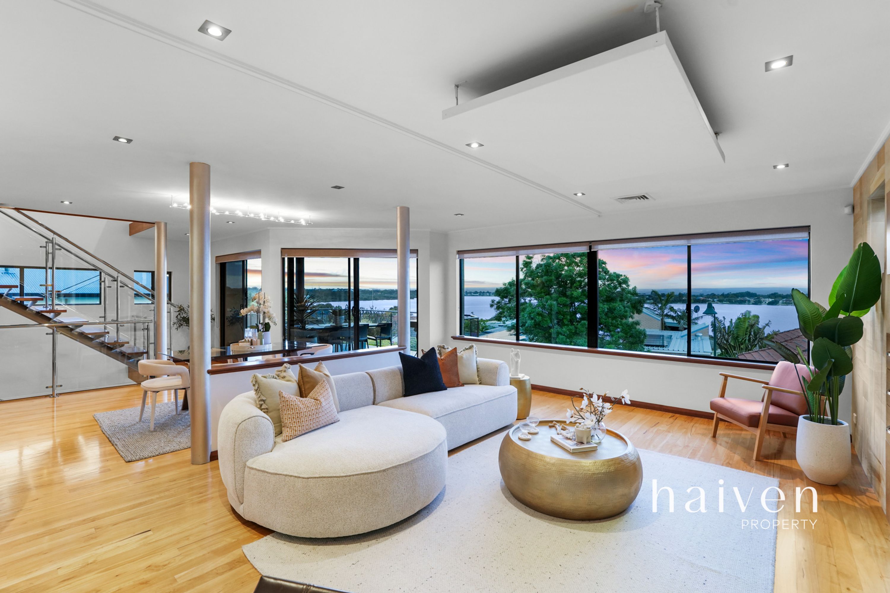 133 River Way, Salter Point - Thumbnail 3