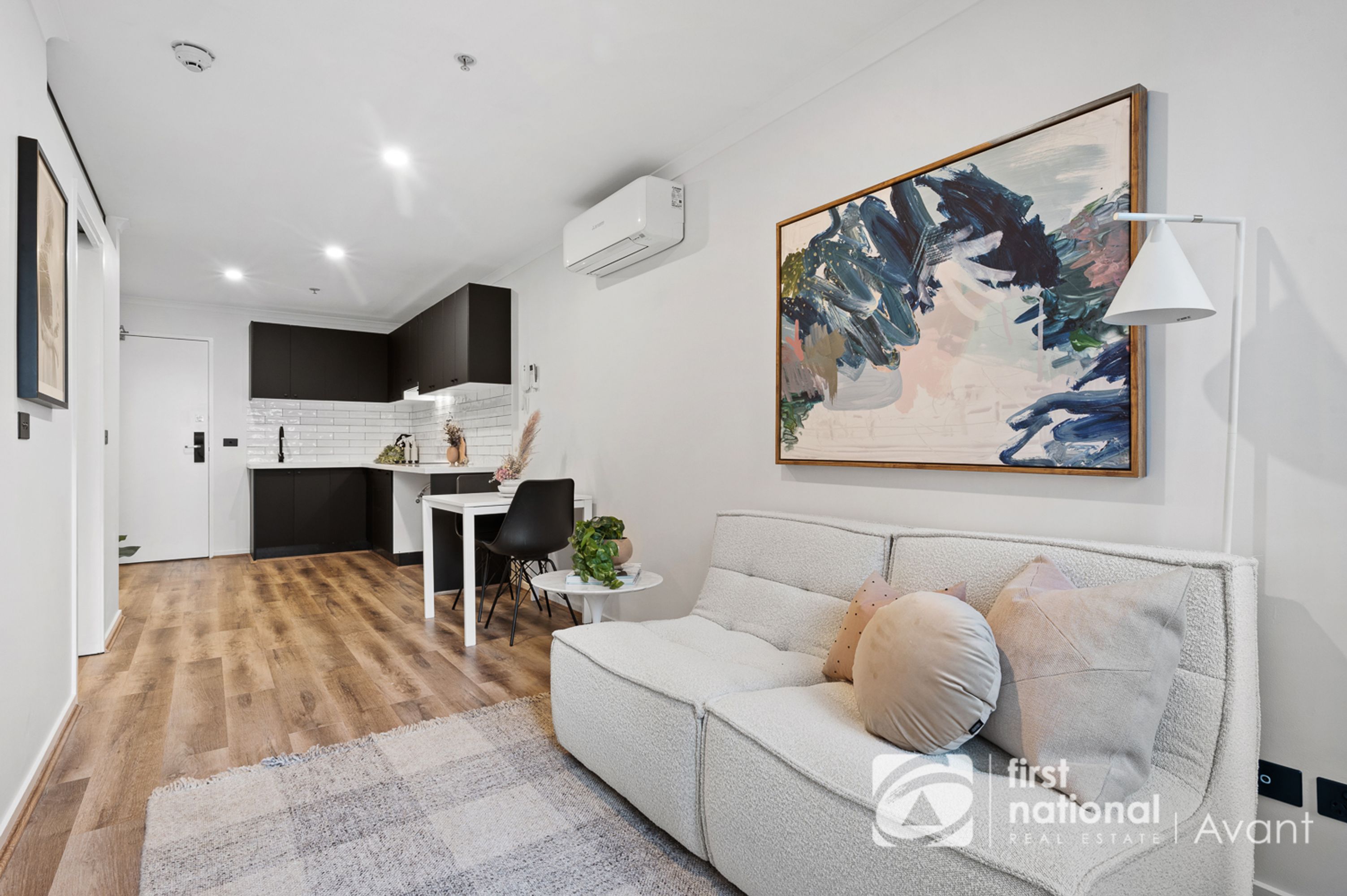 728/139 Lonsdale Street, Melbourne - Thumbnail 2