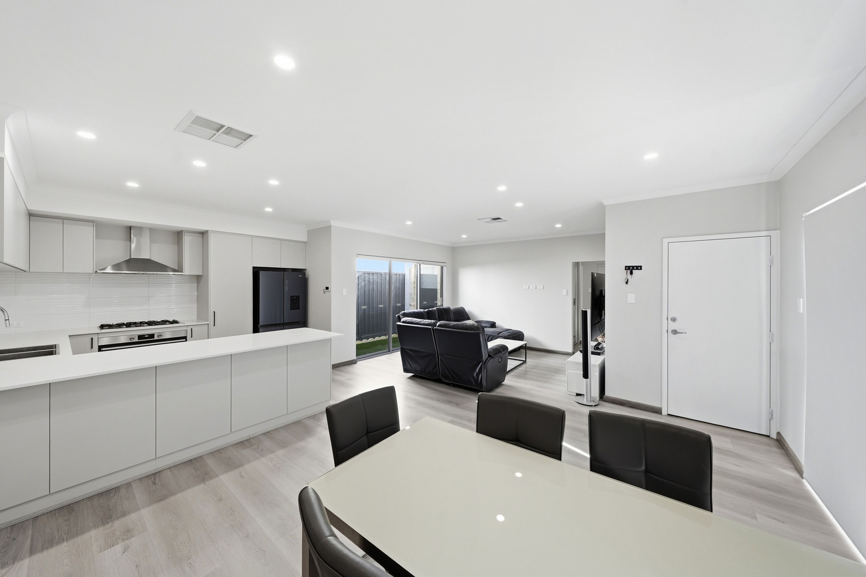 21C Corona Crescent, Cannington, Cannington - Thumbnail 8