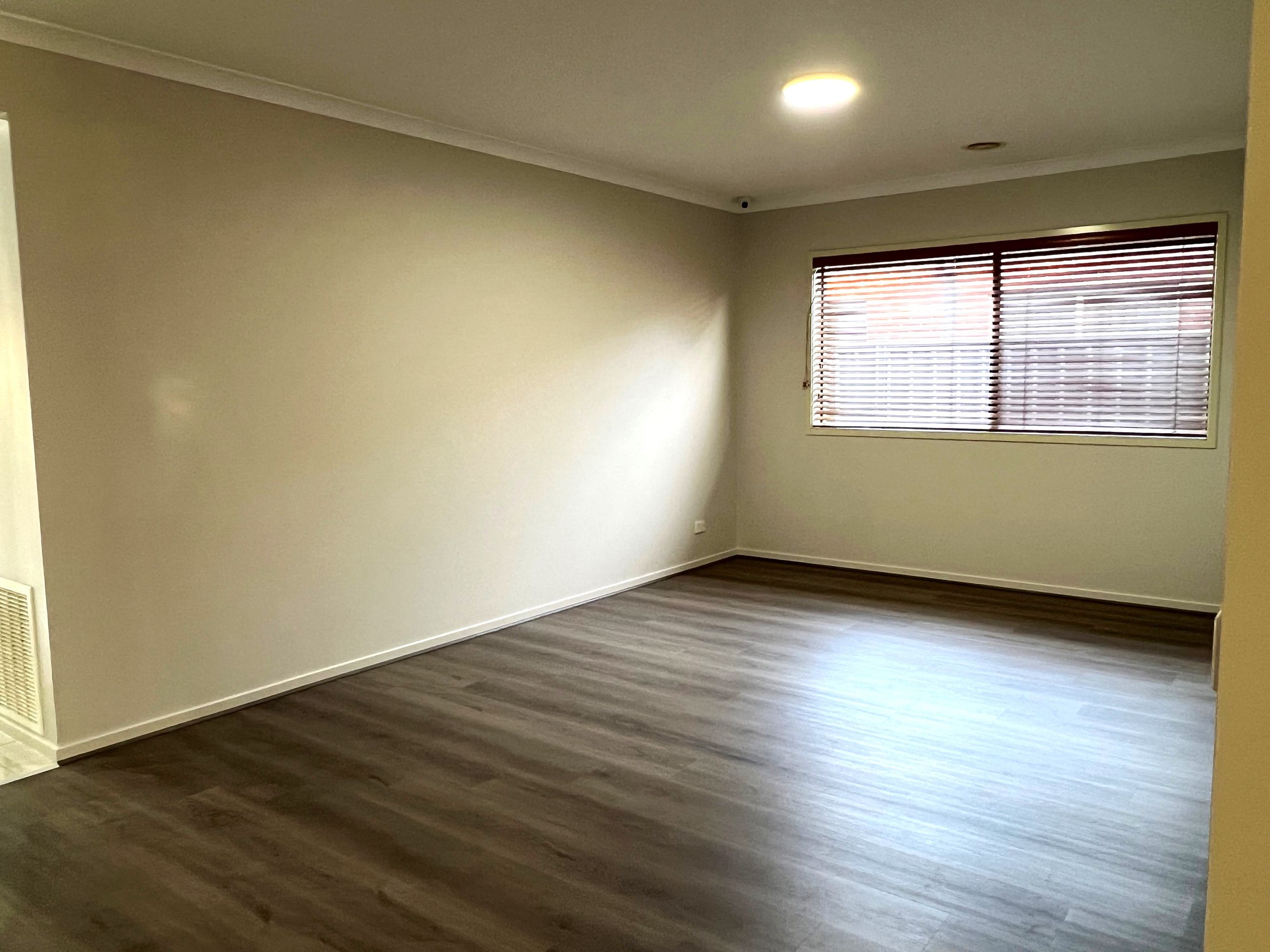 12 Sagan Drive, Cranbourne North - Thumbnail 5