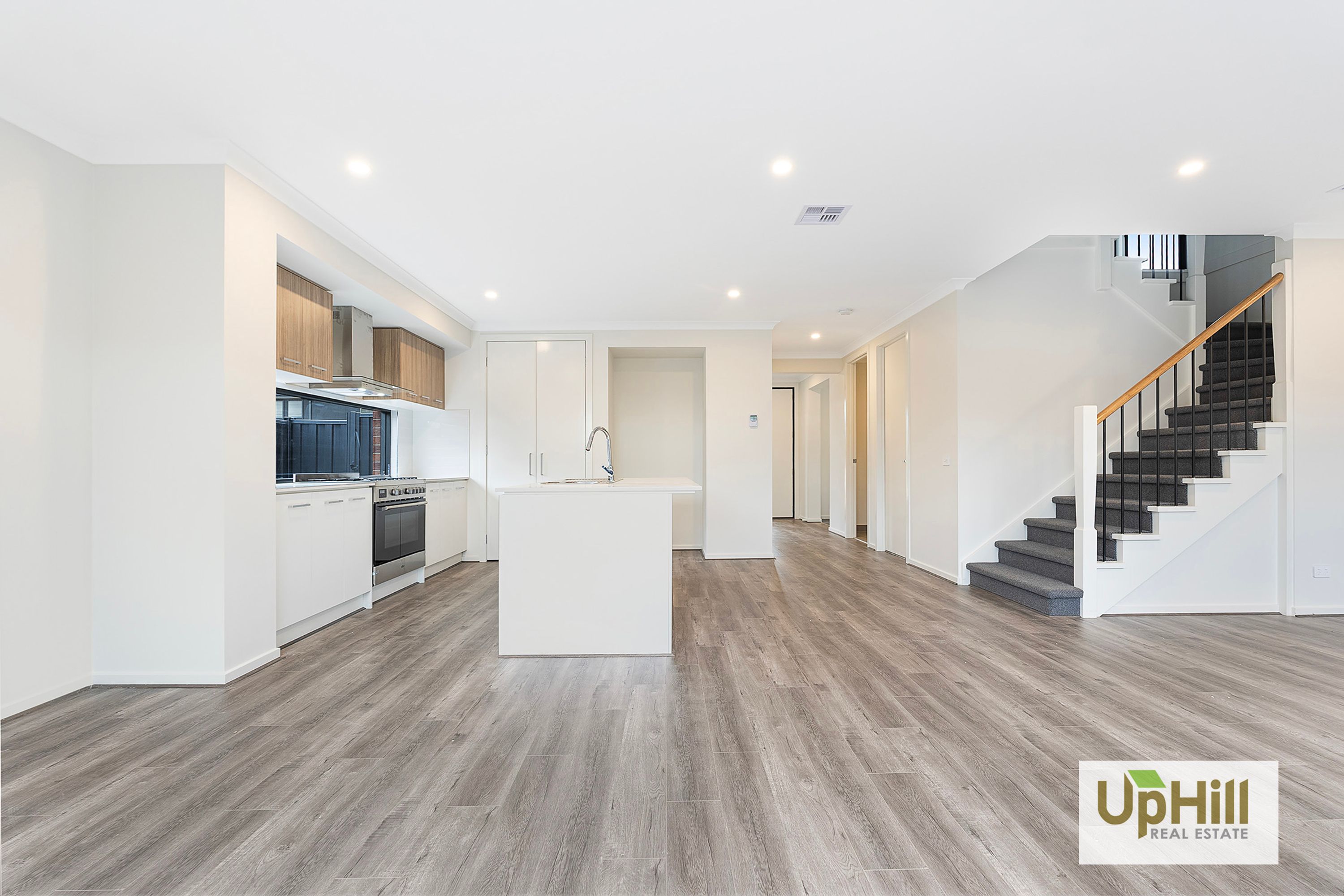 17 Clelland Way, Clyde North - Thumbnail 6