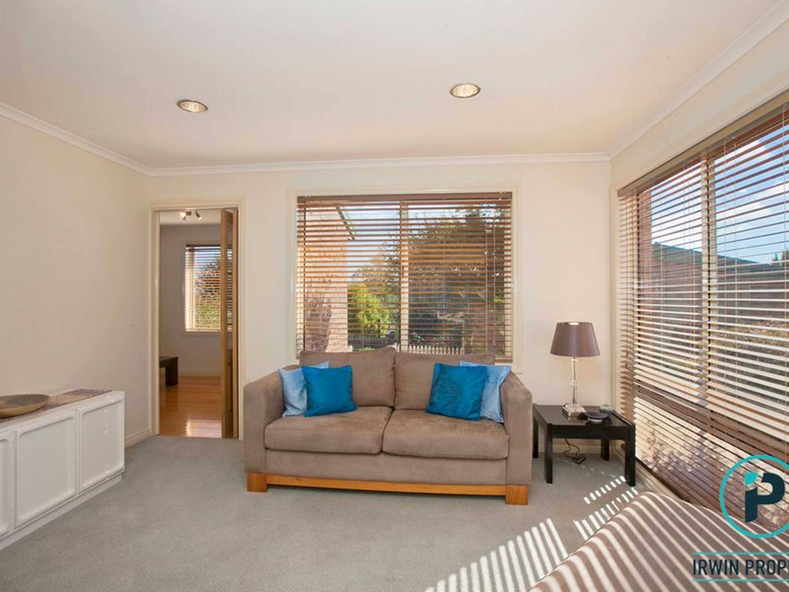 8 Charlton Crescent, Gordon - Thumbnail 4
