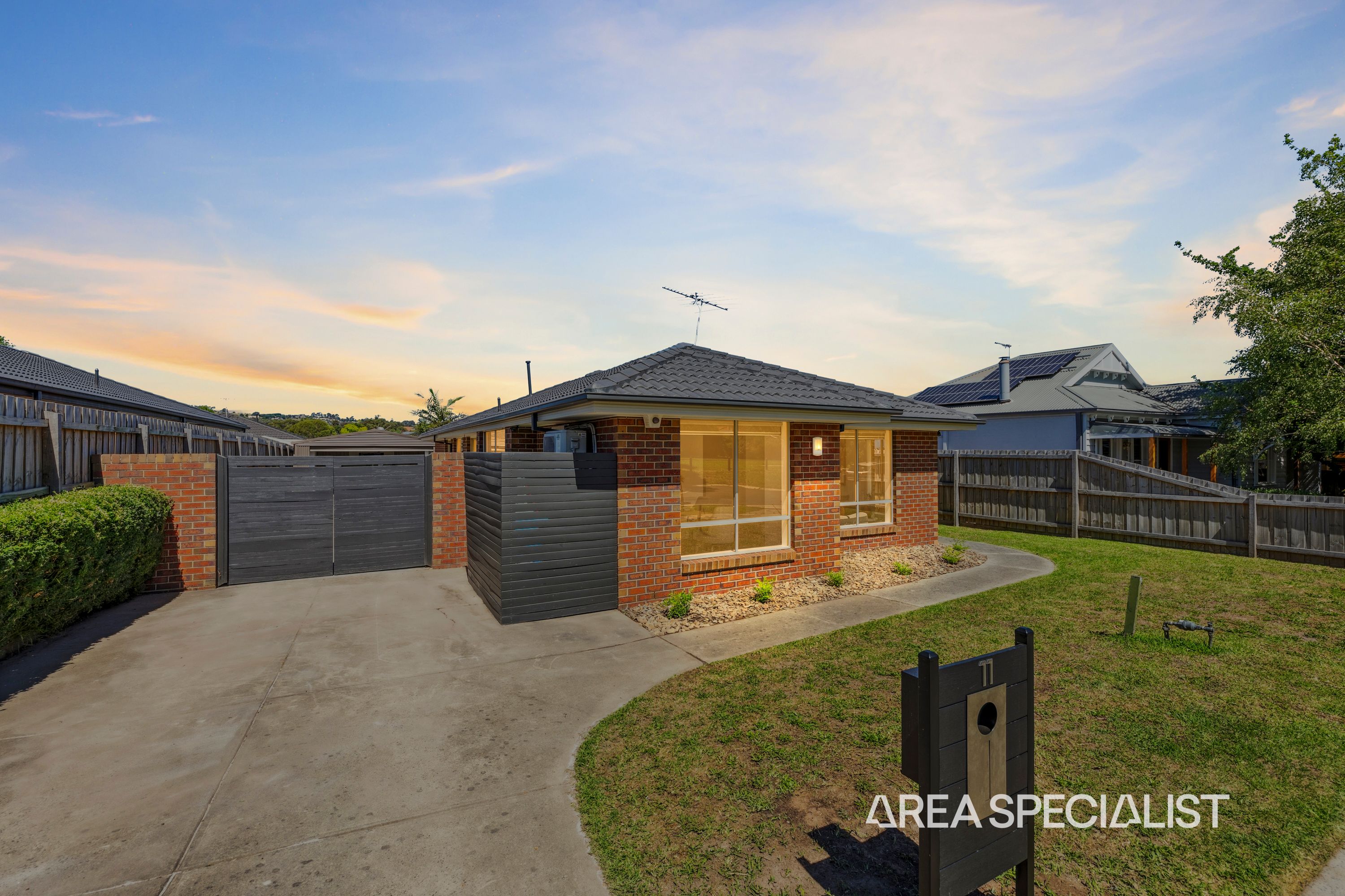 11 Dylan Court, Berwick - Thumbnail 2