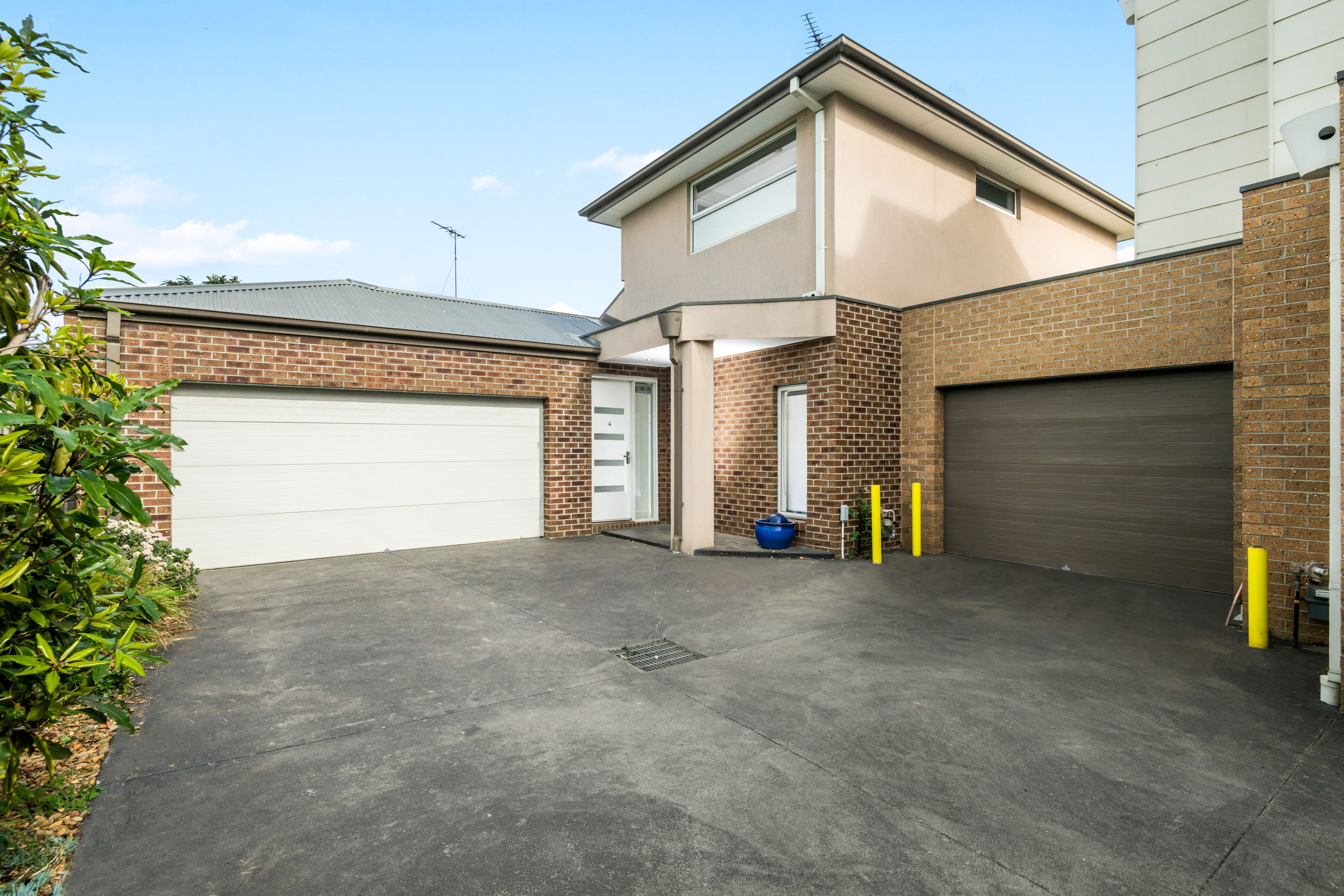 4/22 Myrtle Grove, North Shore - Image 1